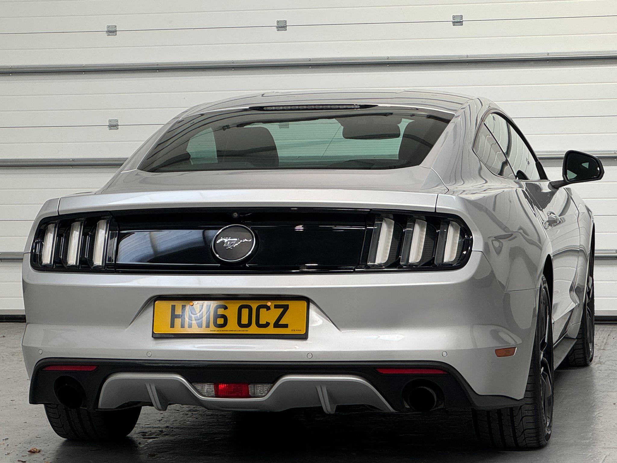 Ford Mustang - Image 12
