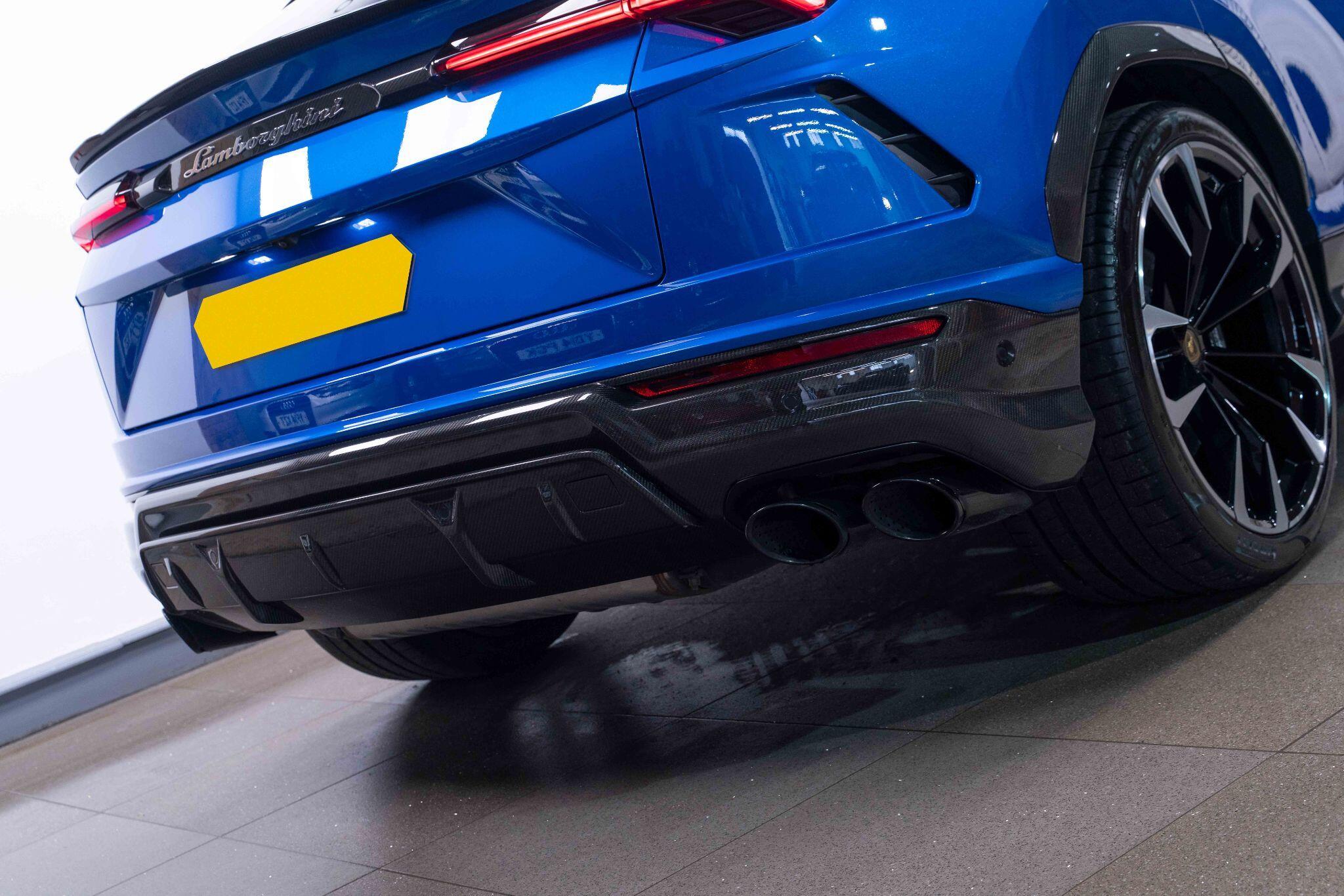 Lamborghini Urus - Image 12