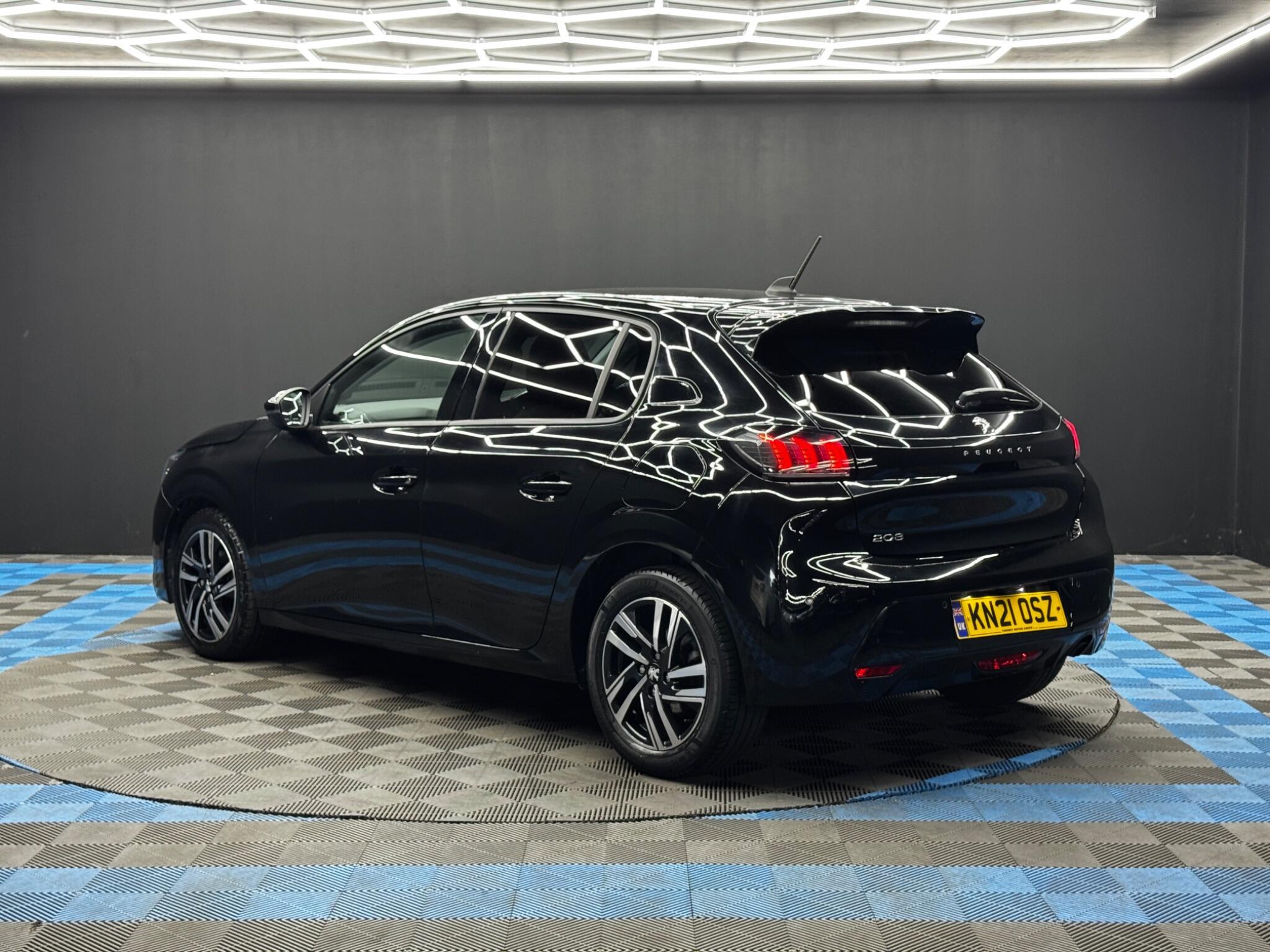 Peugeot 208 - Image 7