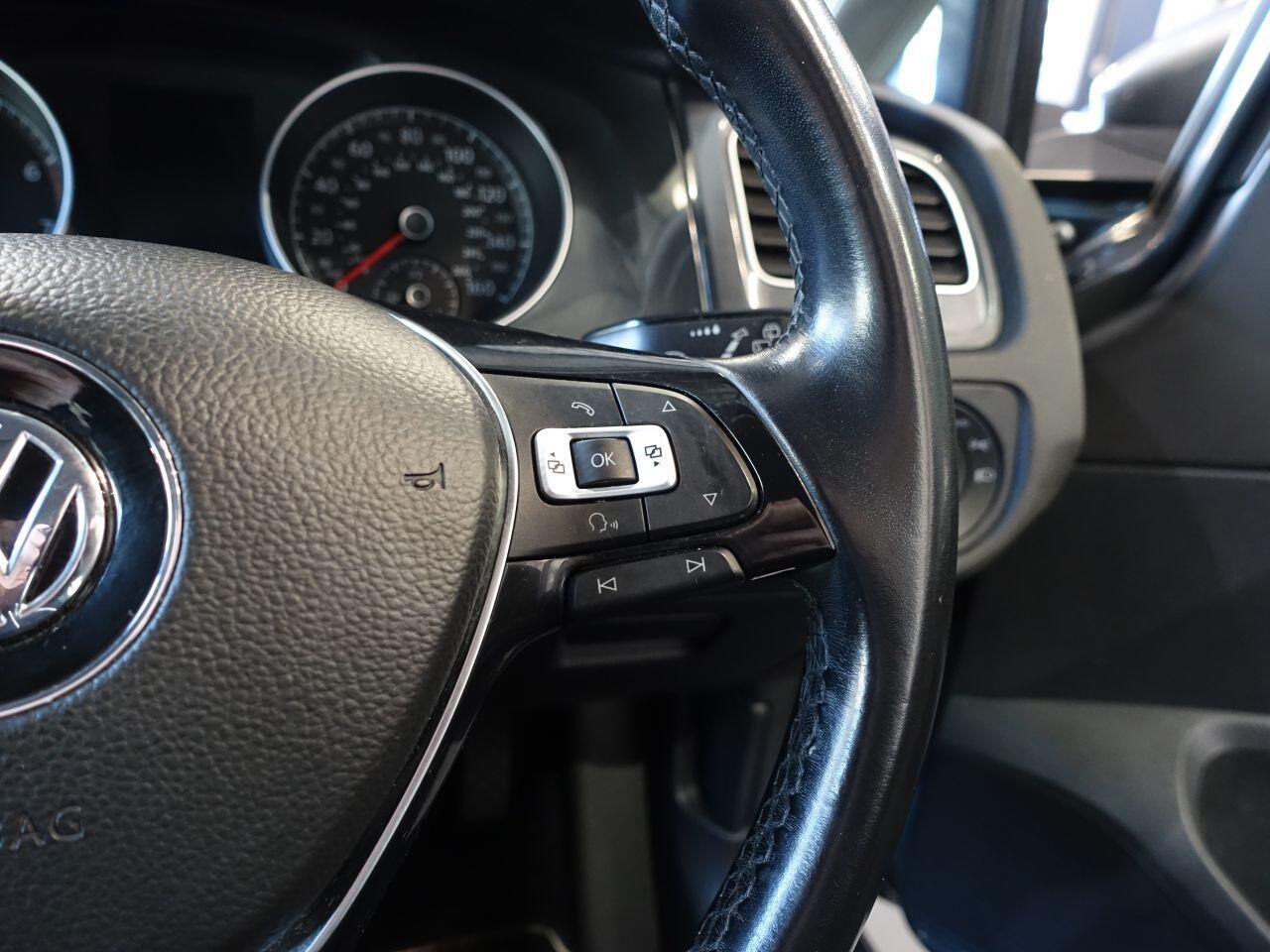 Volkswagen Golf - Image 25