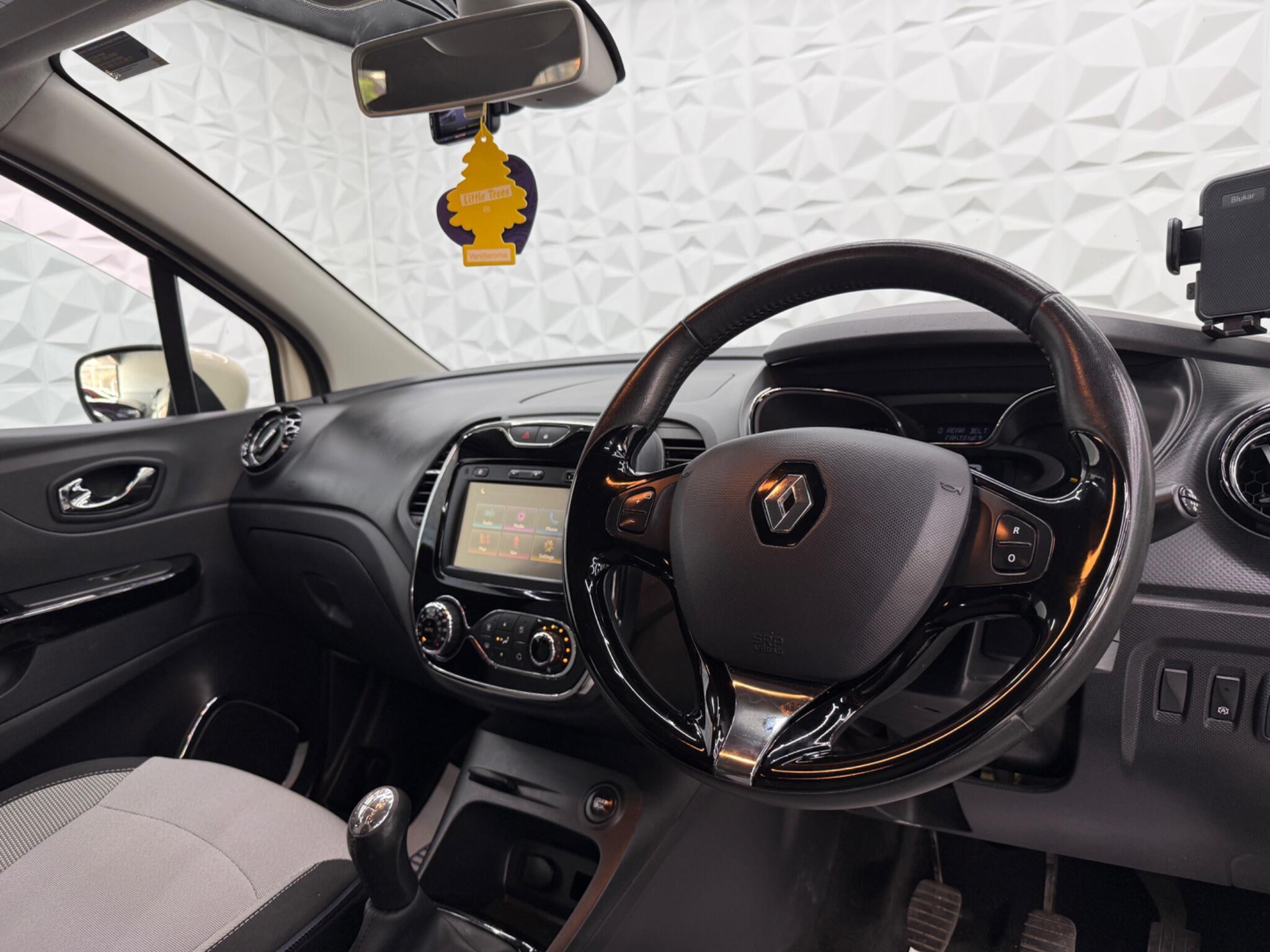 Renault Captur - Image 16