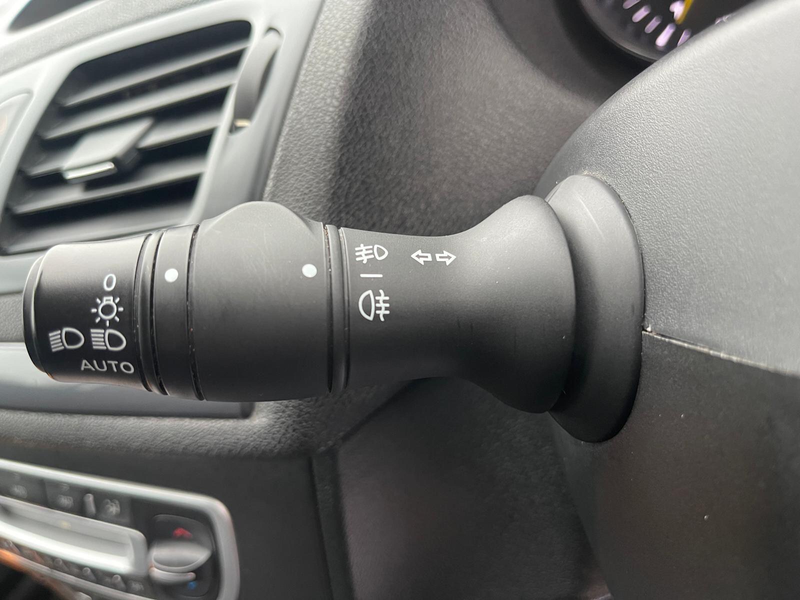 Renault Megane - Image 31