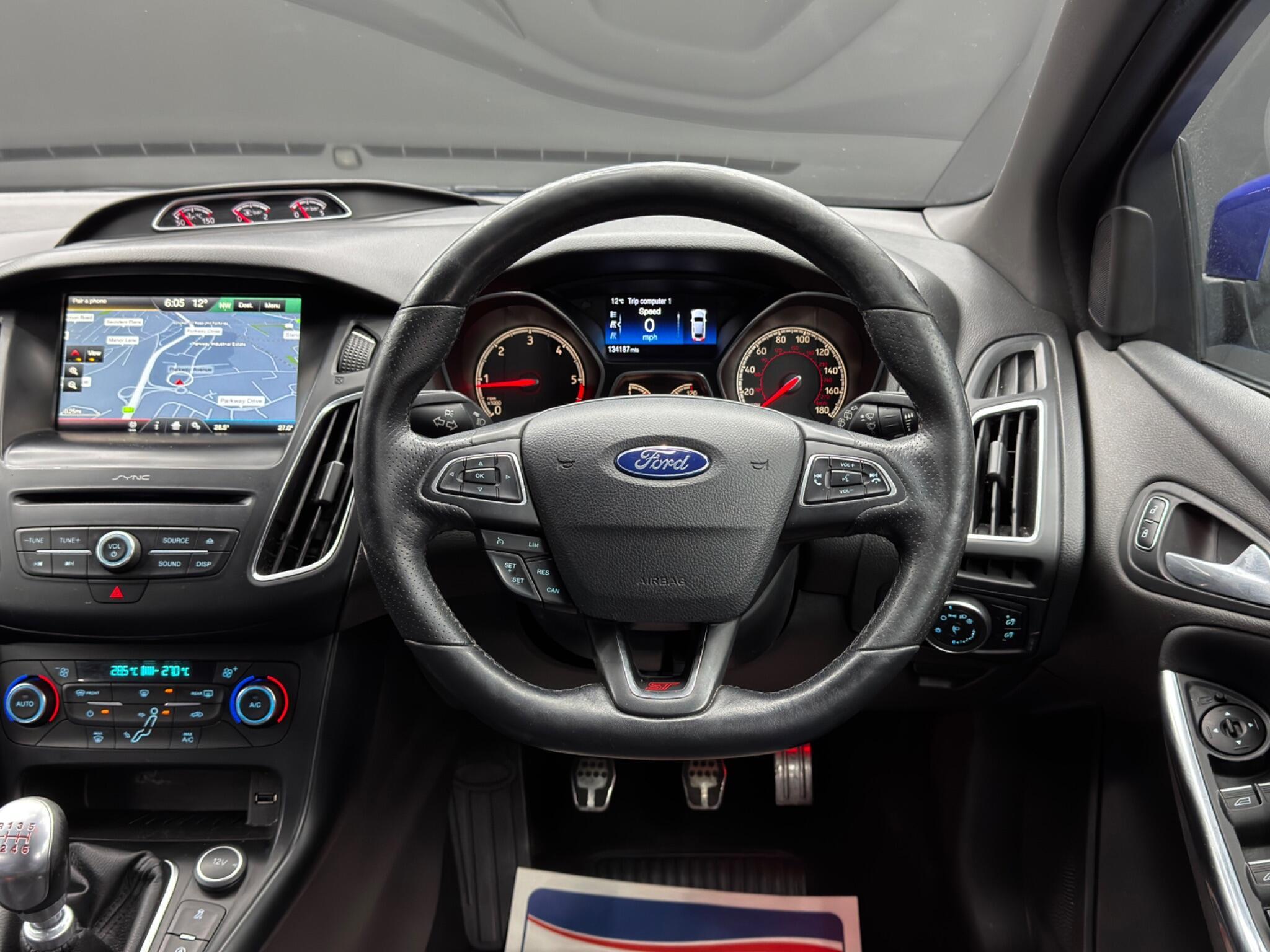 Ford Focus - Image 18