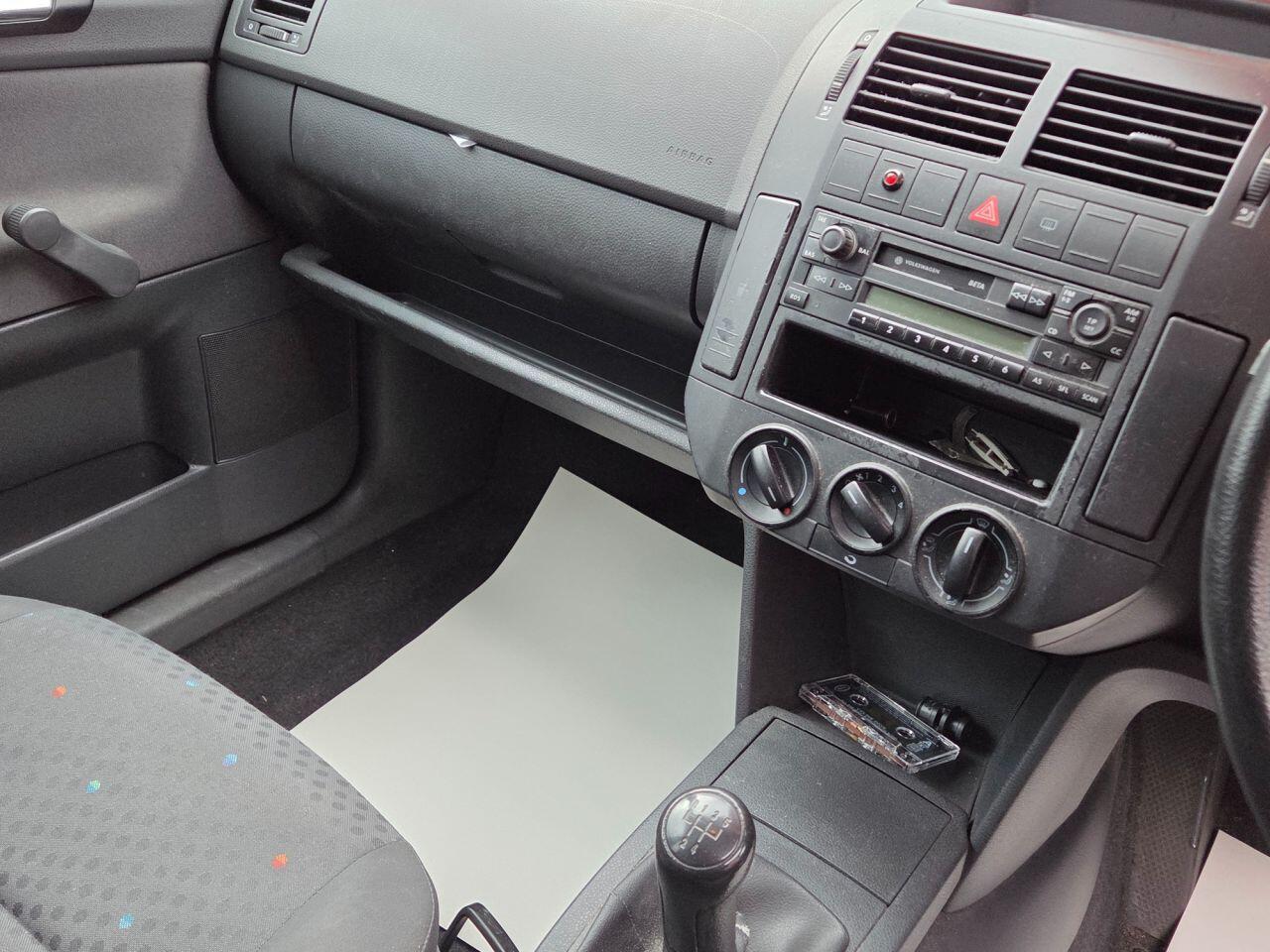 Volkswagen Polo - Image 16