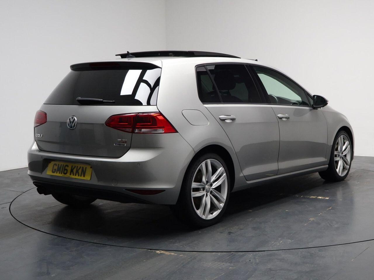 Volkswagen Golf - Image 17