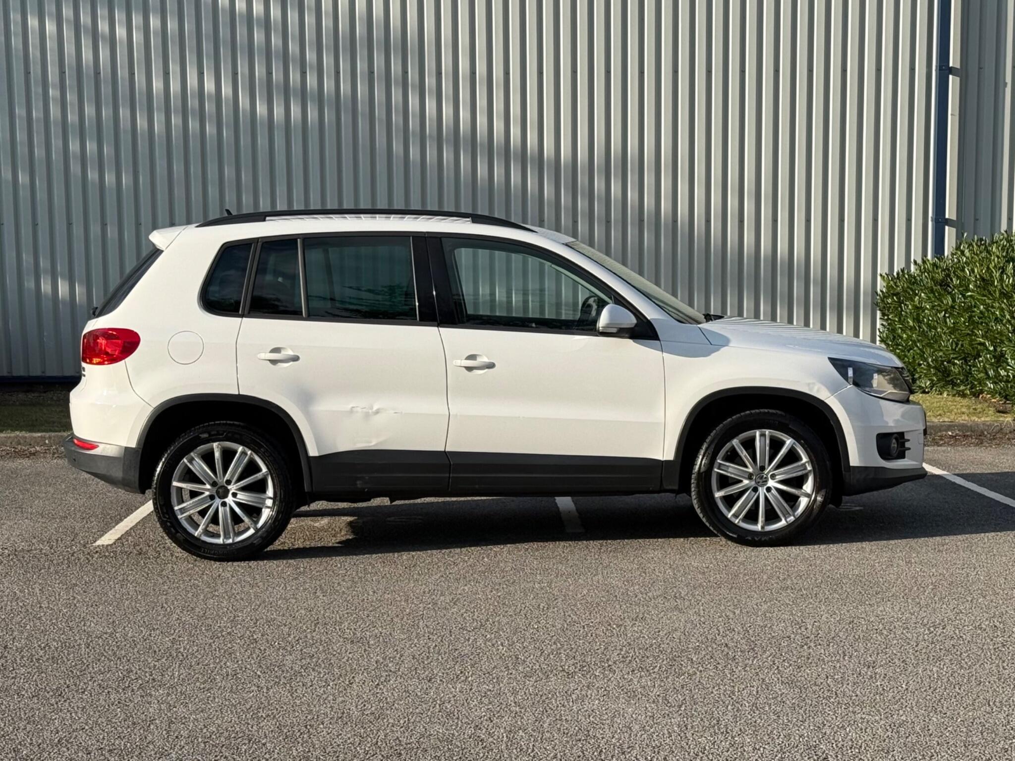 Volkswagen Tiguan - Image 12