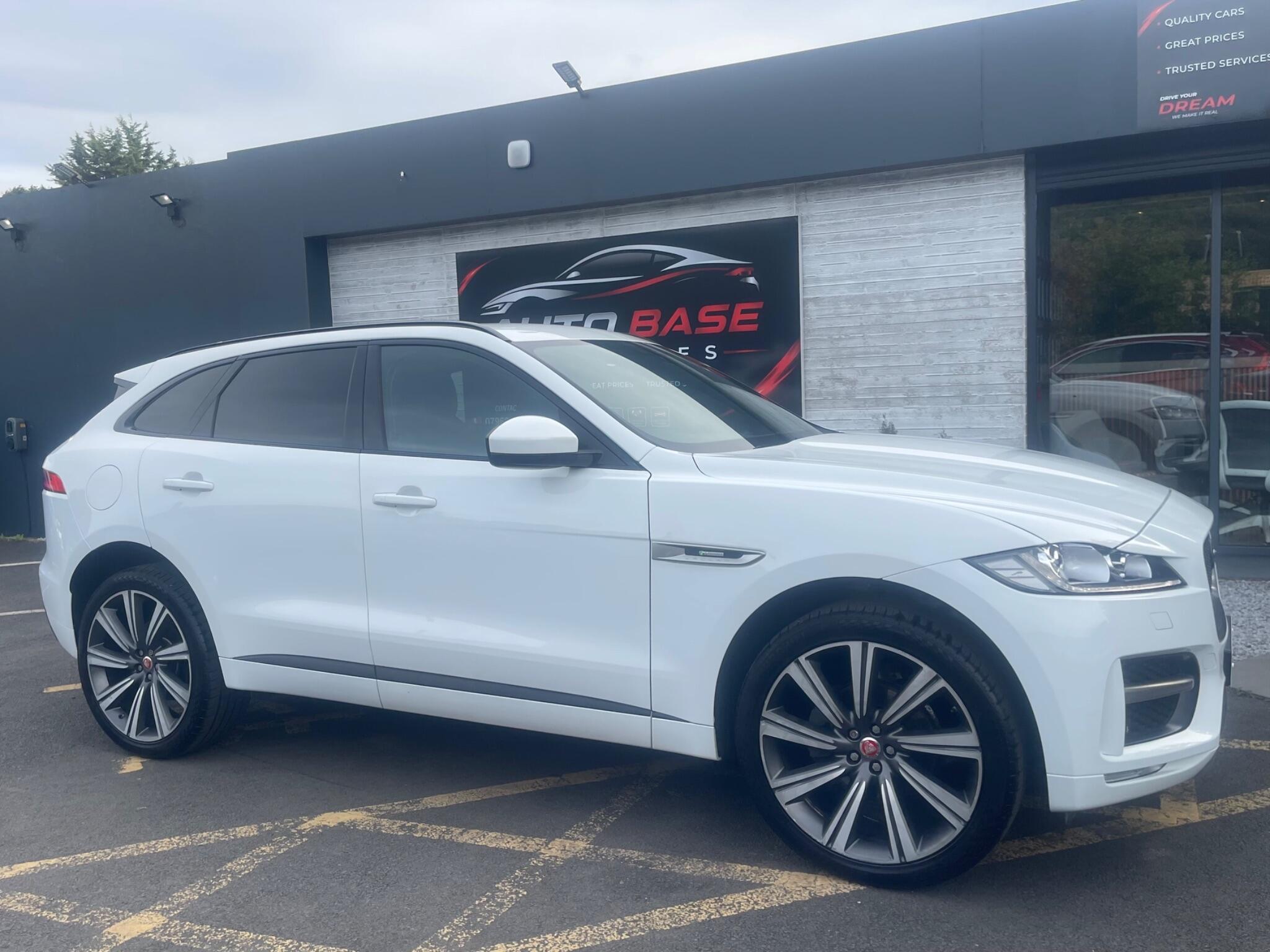 Jaguar F-Pace - Image 19