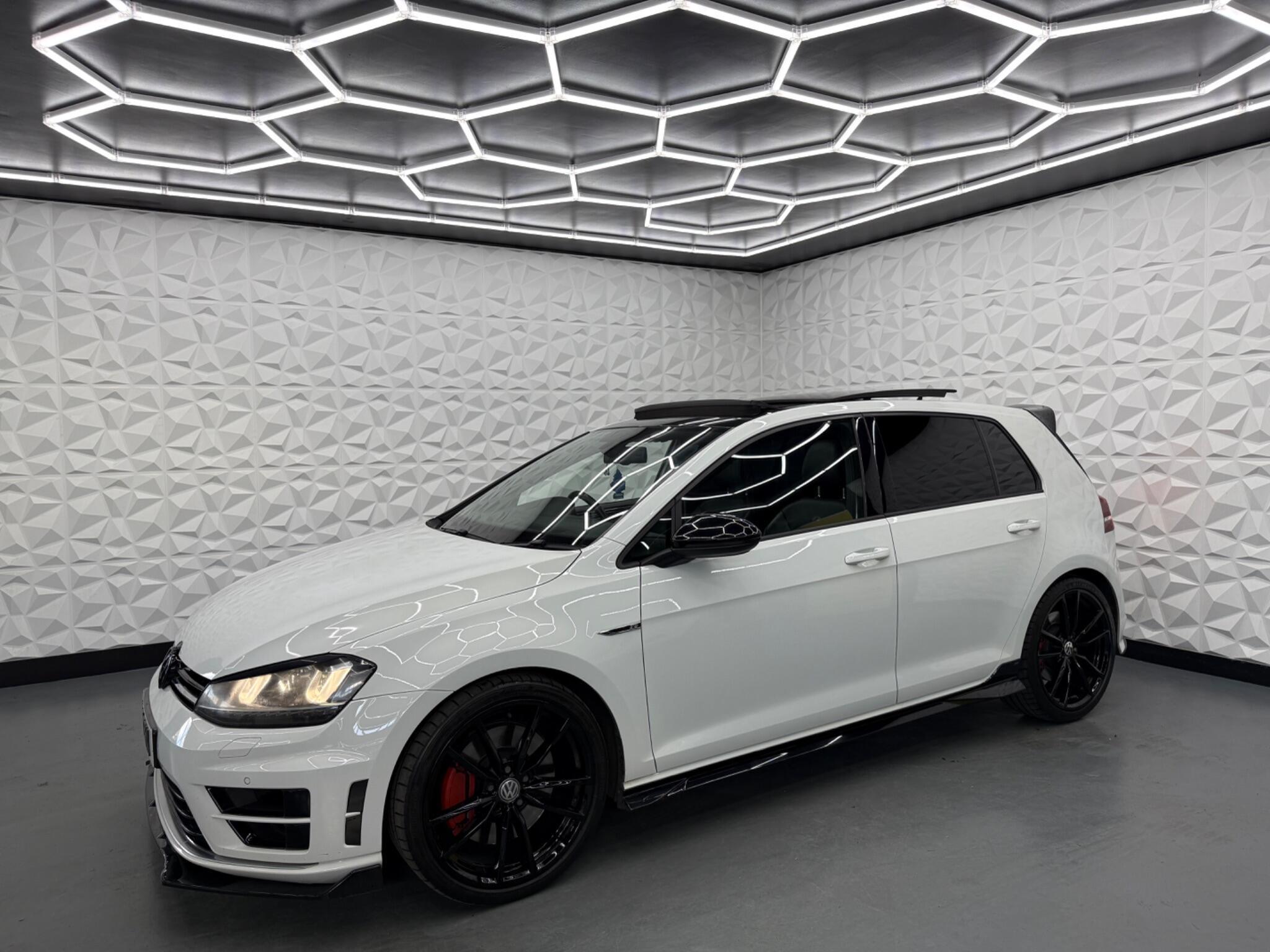 Volkswagen Golf - Image 9