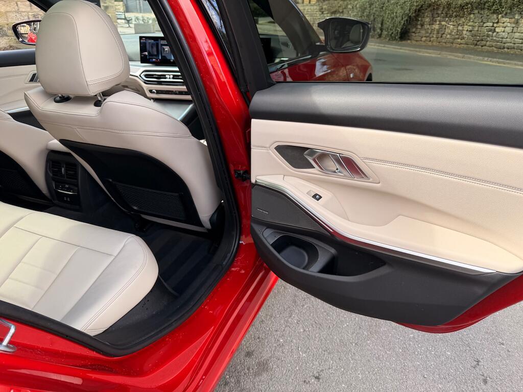 BMW 3 Series - Image 38