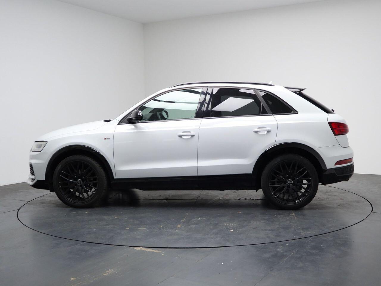 Audi Q3 - Image 8