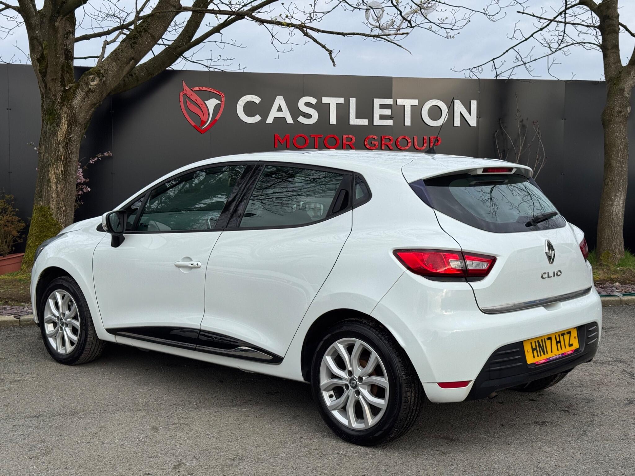 Renault Clio - Image 35