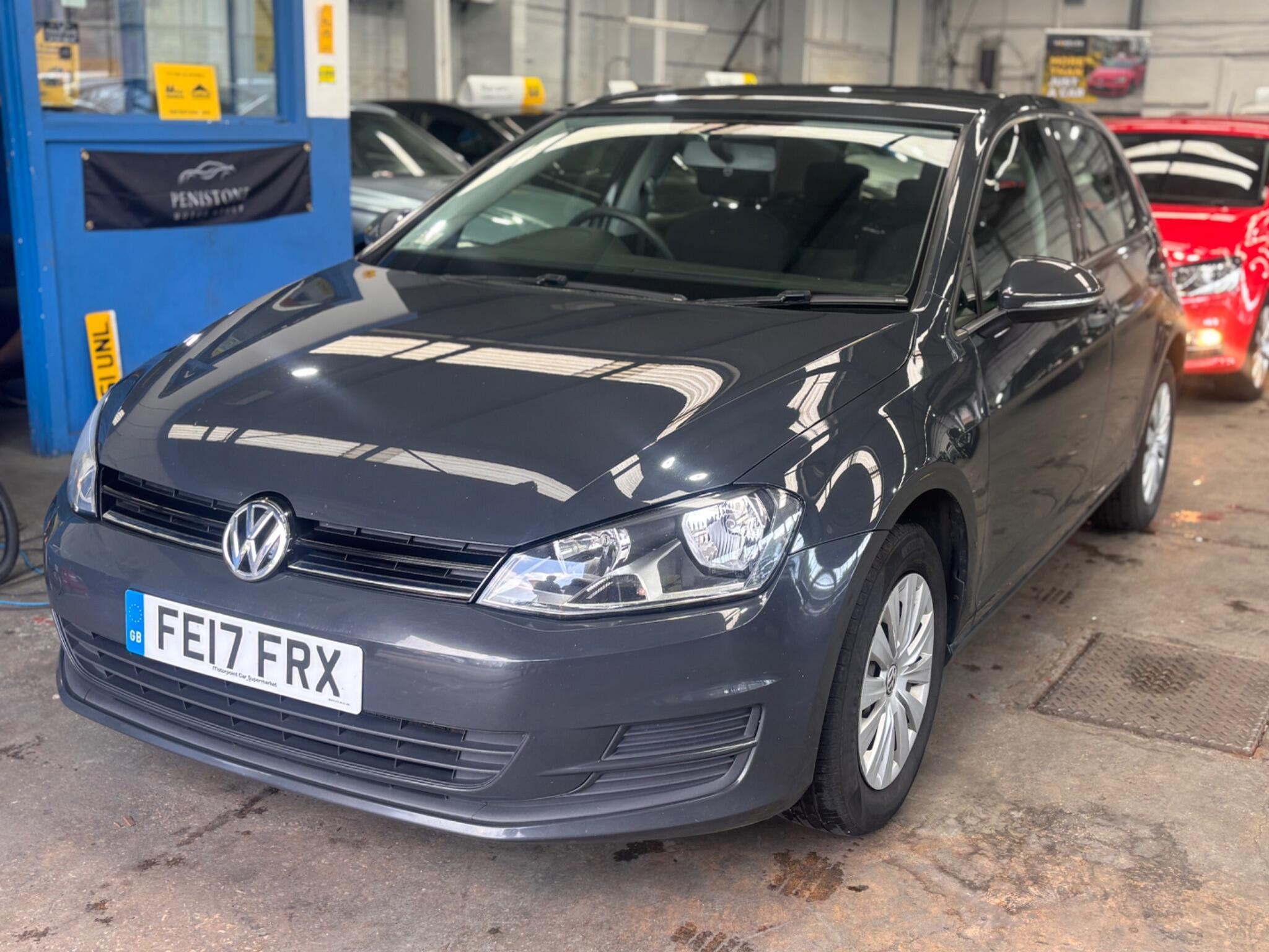 Volkswagen Golf - Image 11