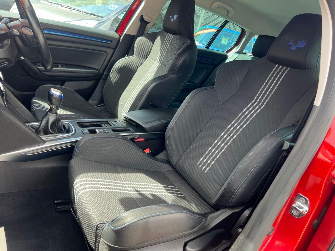 Renault Megane - Image 18