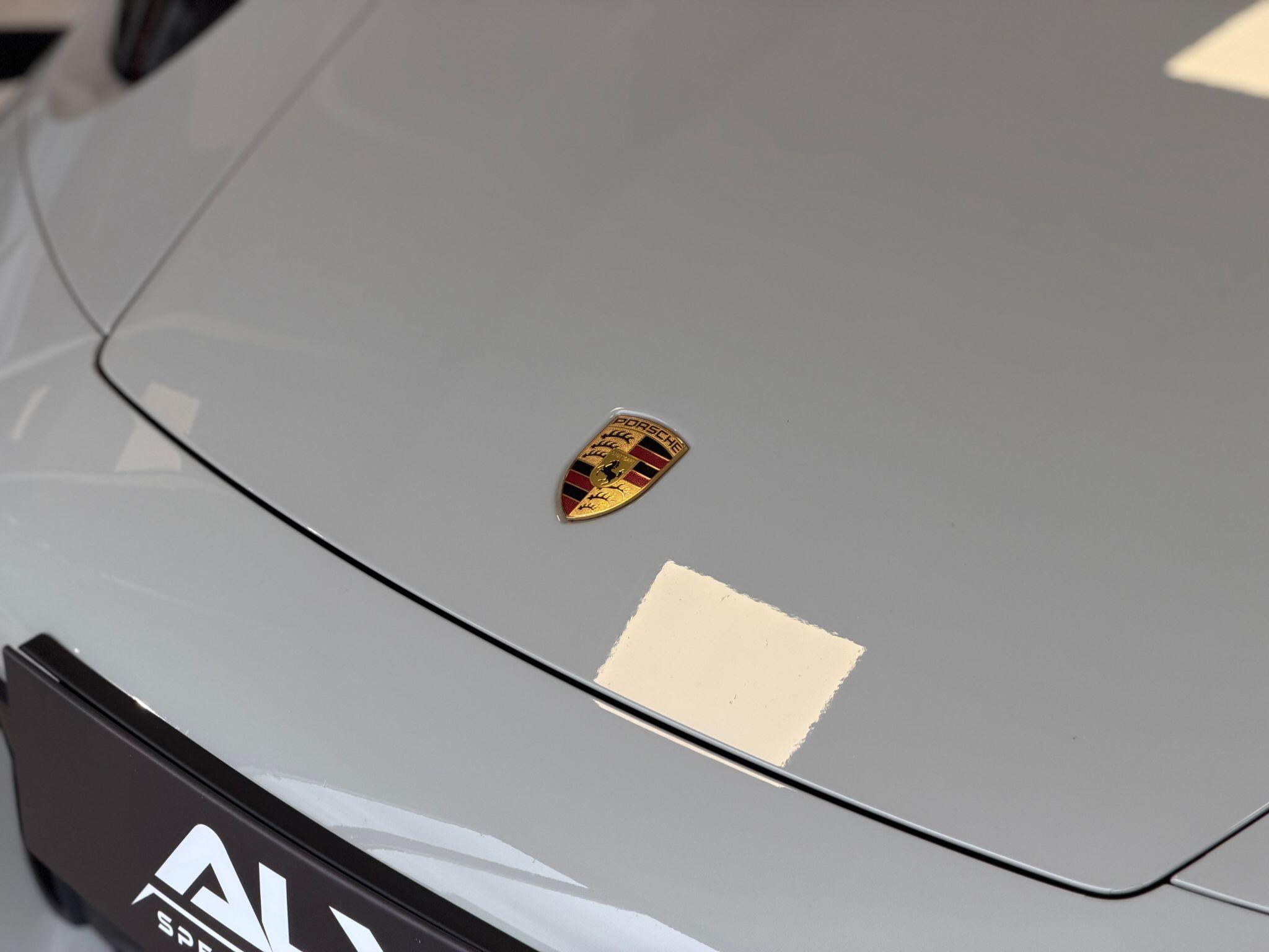 Porsche 911 - Image 13