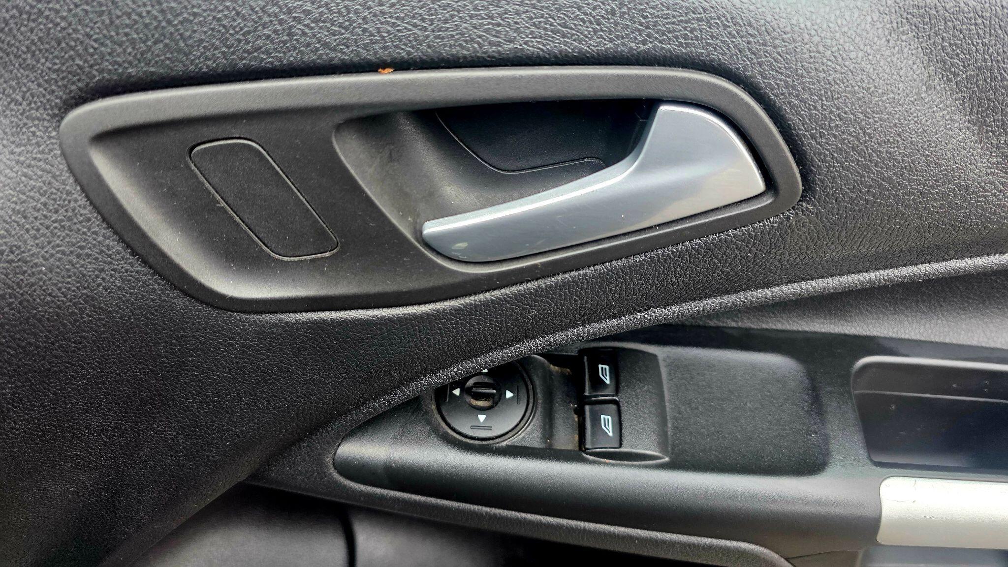 Ford Transit Connect - Image 23