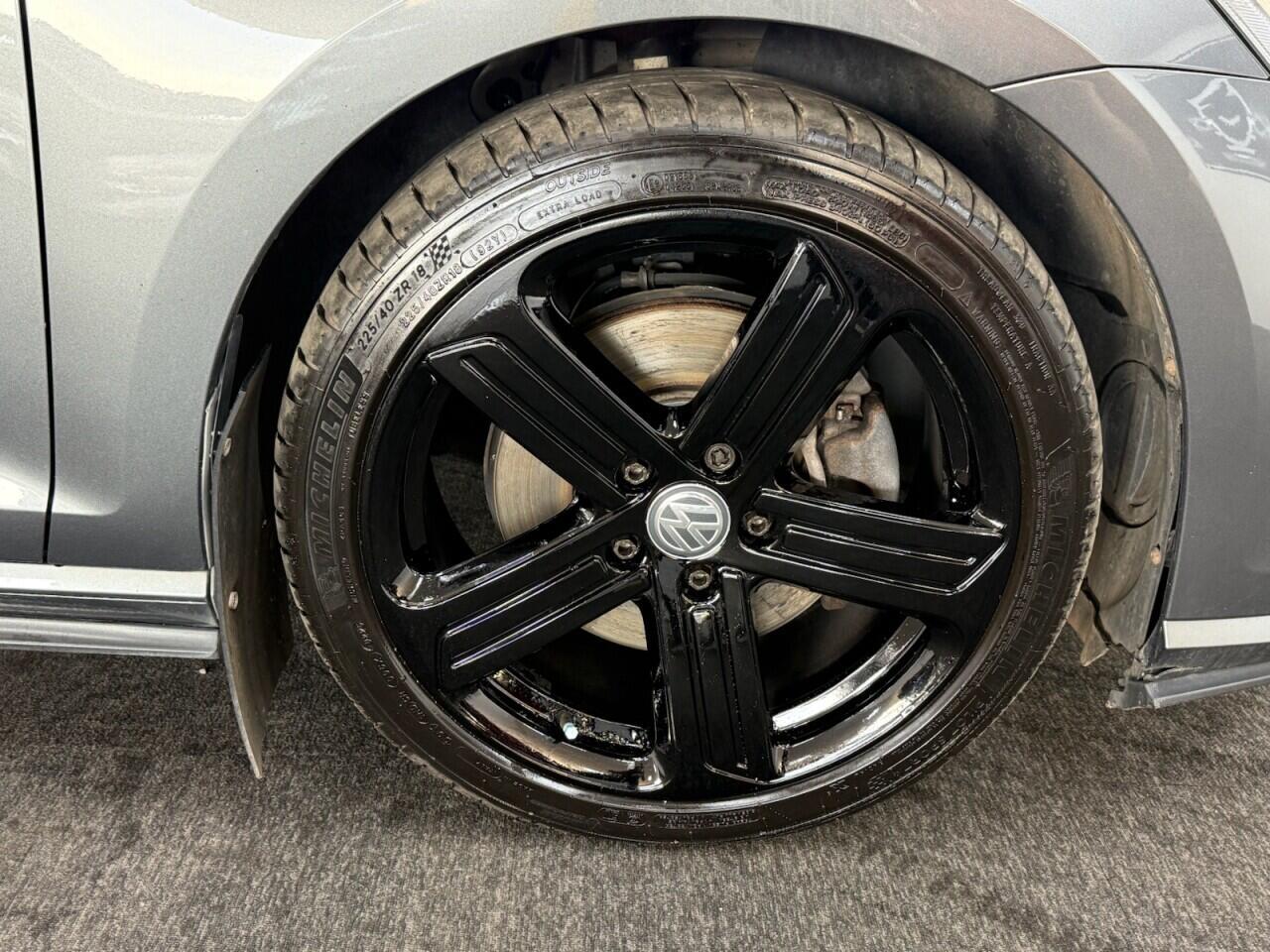 Volkswagen Golf - Image 13