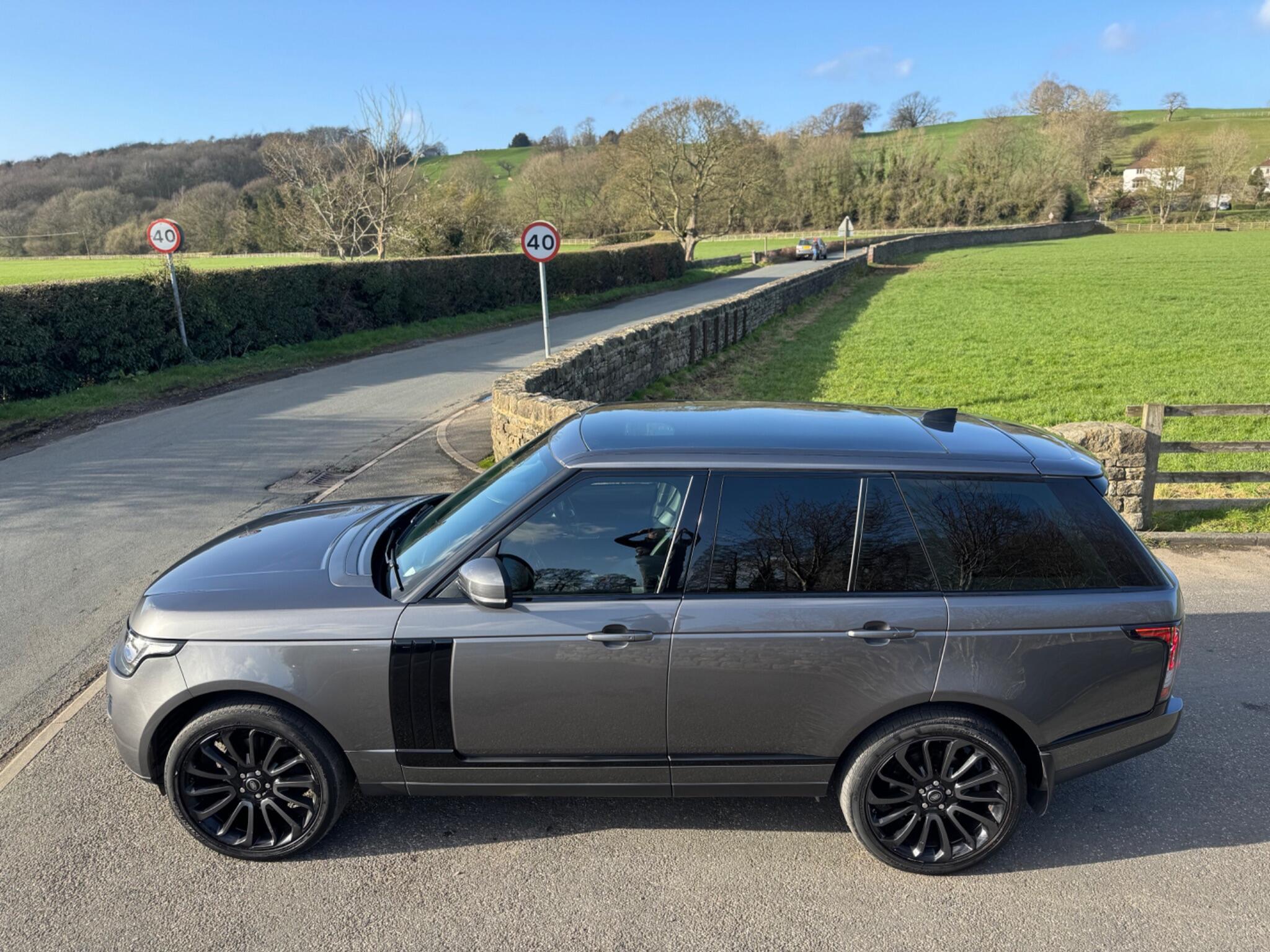Land Rover Range Rover - Image 2