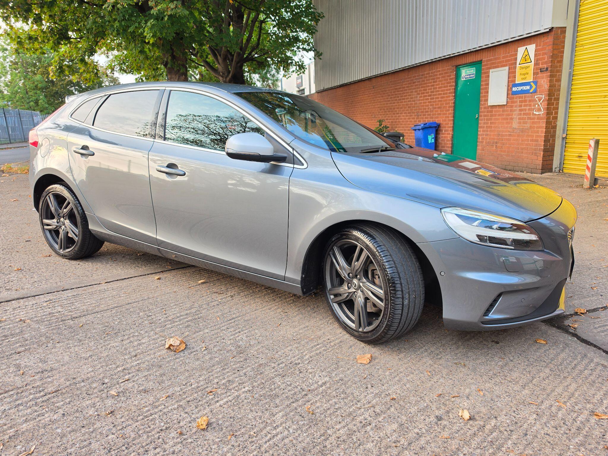 Volvo V40 - Image 16