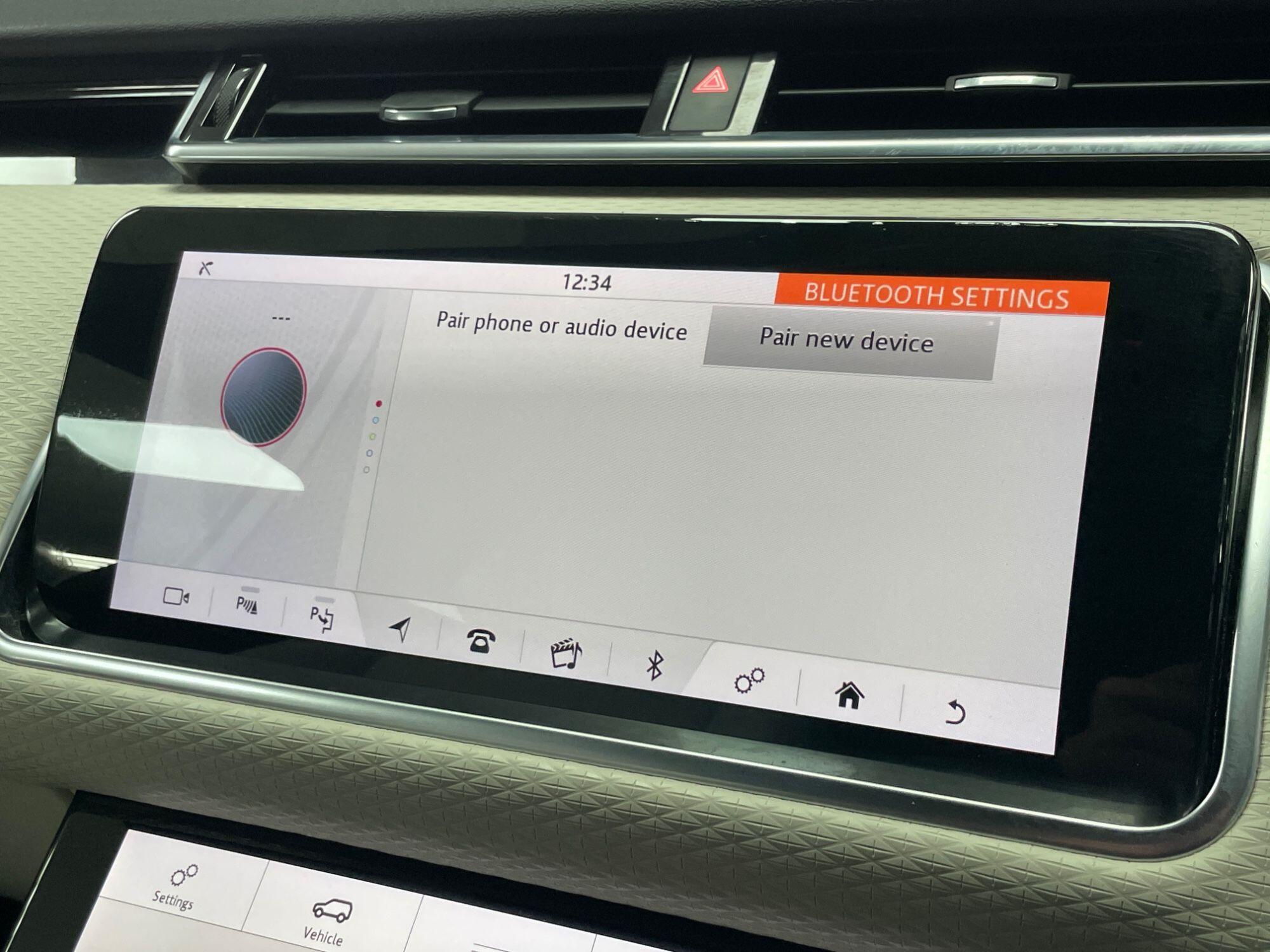 Land Rover Range Rover Velar - Image 41