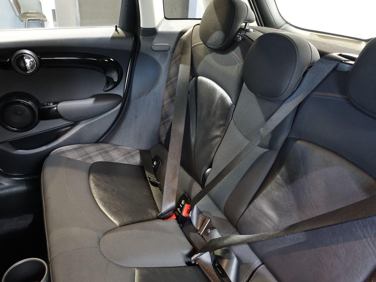 MINI Hatch - Image 22