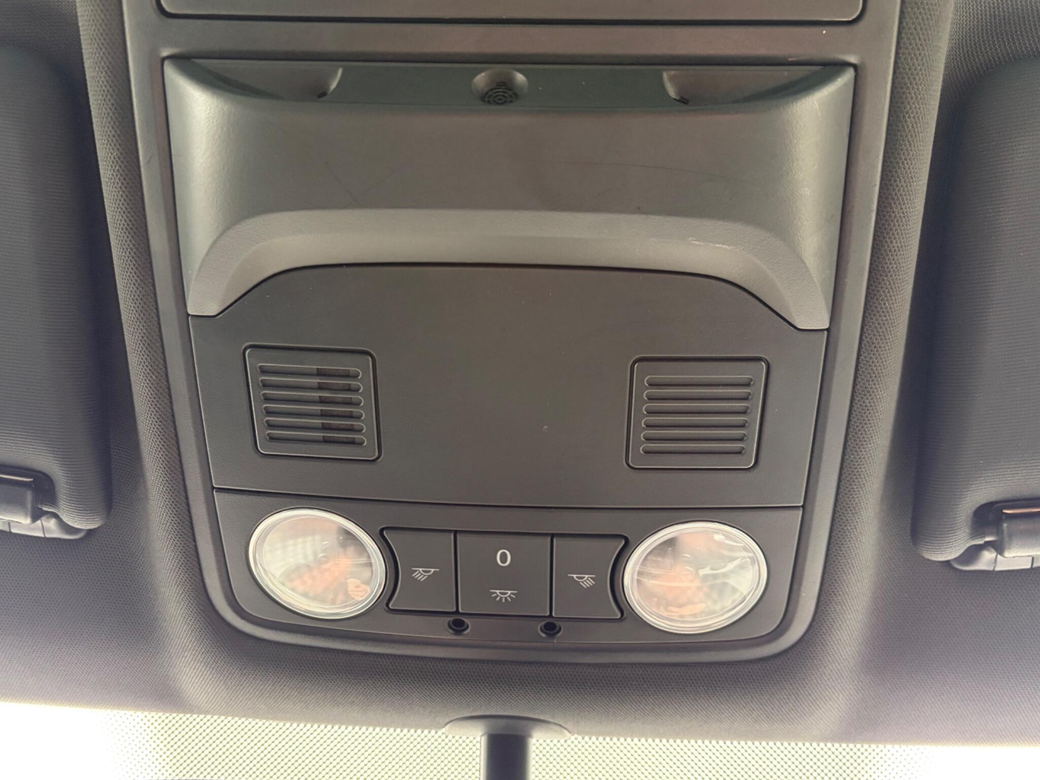 Volkswagen Tiguan - Image 23