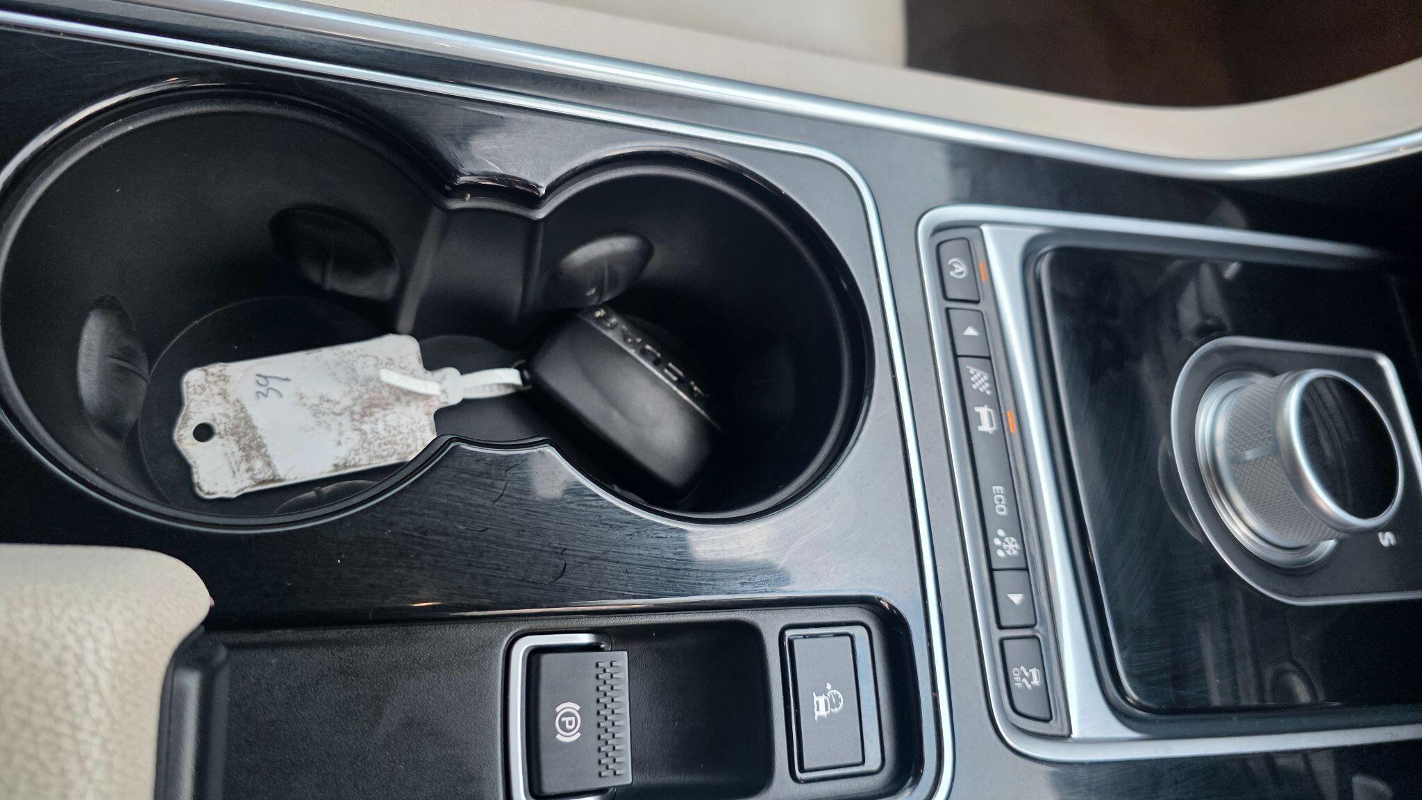 Jaguar XE - Image 28