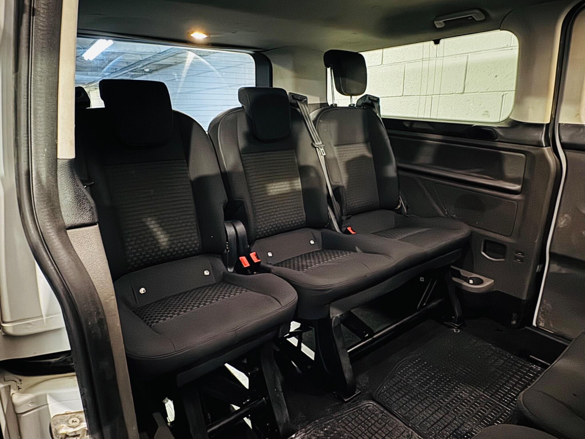 Ford TOURNEO CUSTOM - Image 12