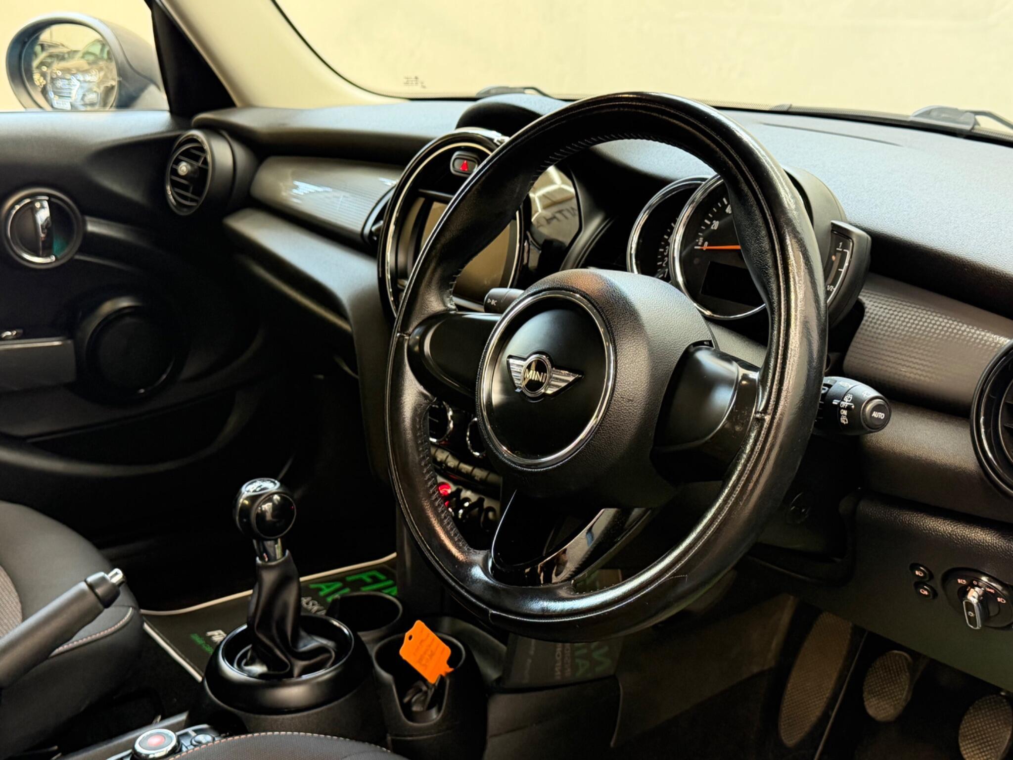 MINI Hatch - Image 9