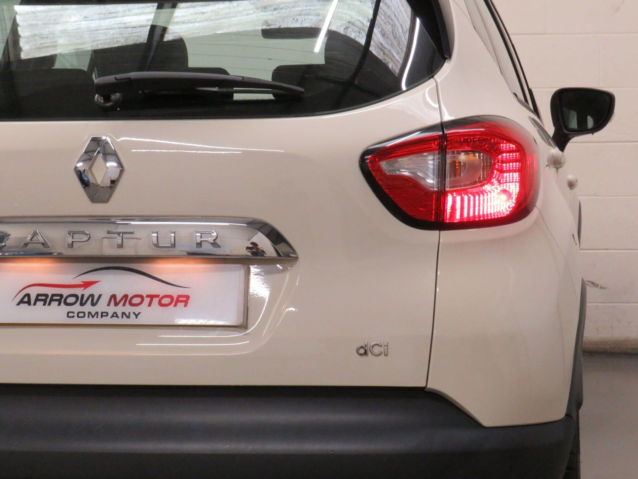 Renault Captur - Image 12