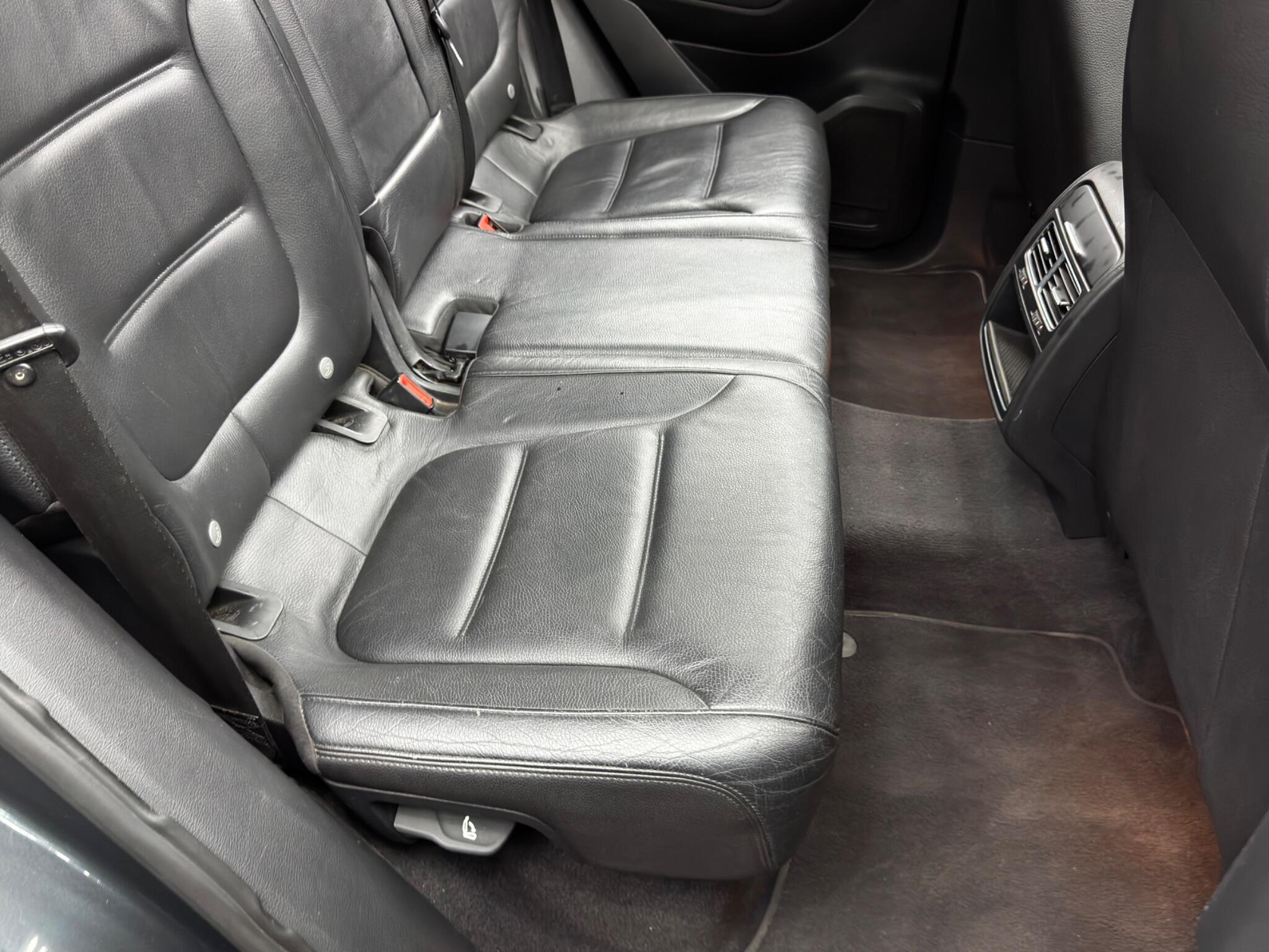 Volkswagen Touareg - Image 16