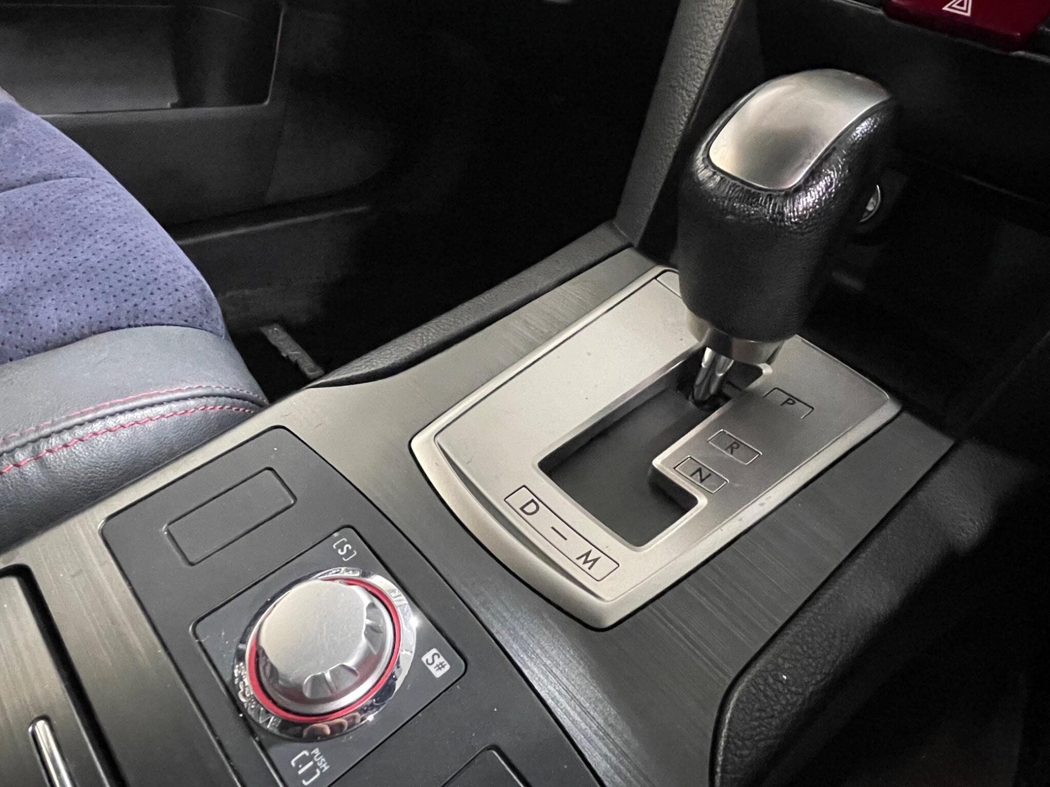Subaru Legacy - Image 13
