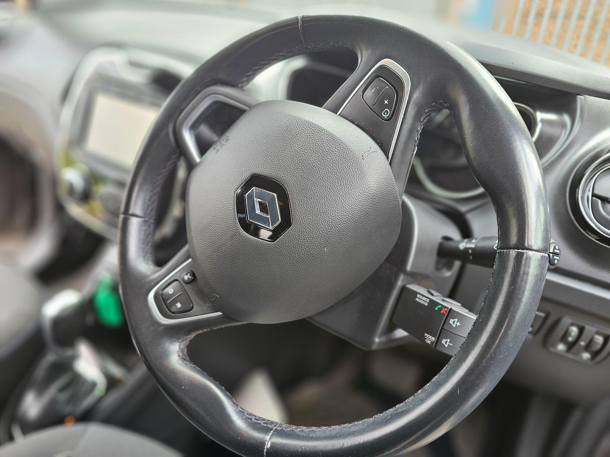 Renault Captur - Image 25