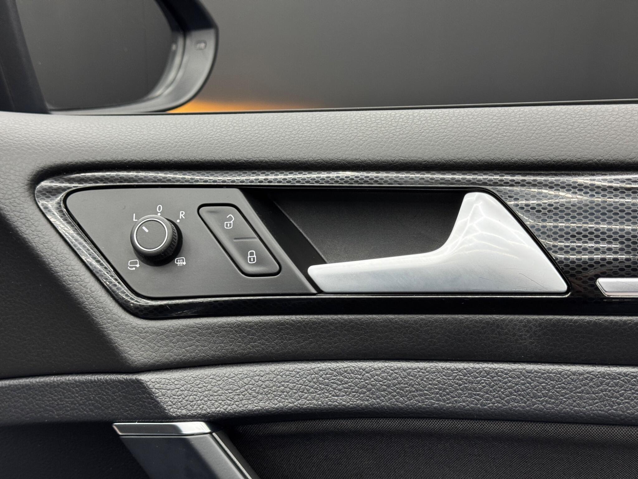 Volkswagen Golf - Image 40