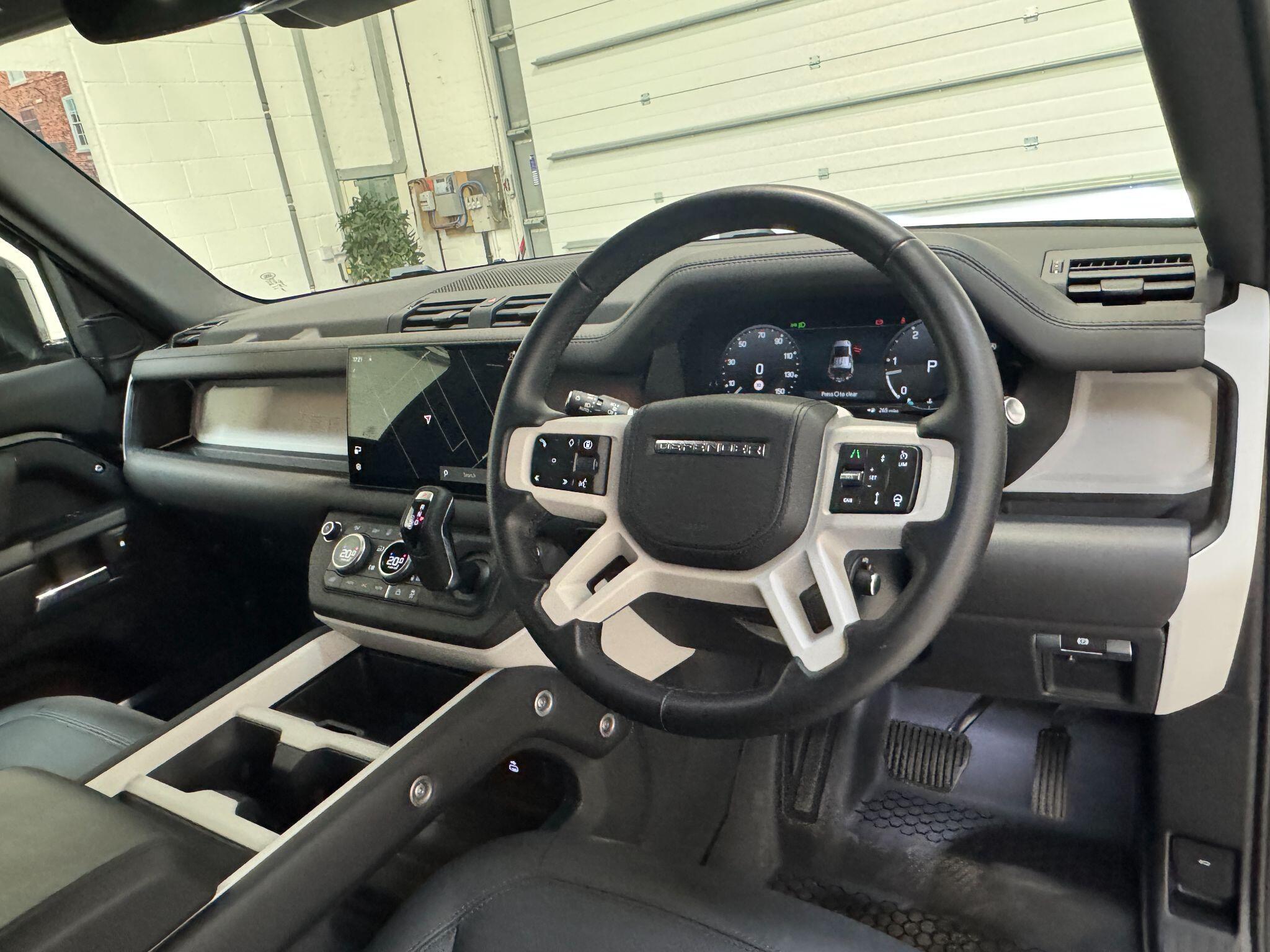 Land Rover Defender 110 - Image 16