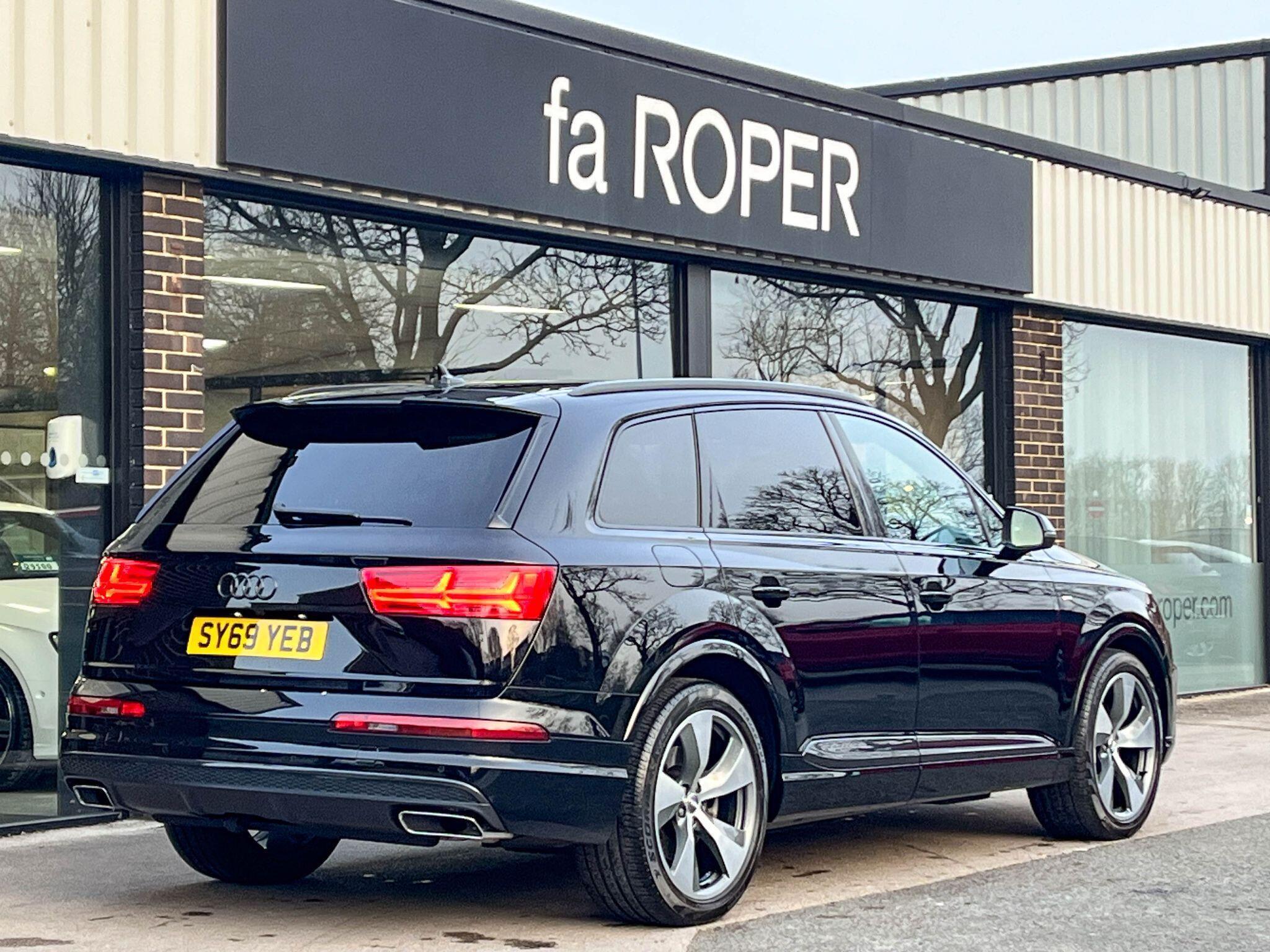 Audi Q7 - Image 17
