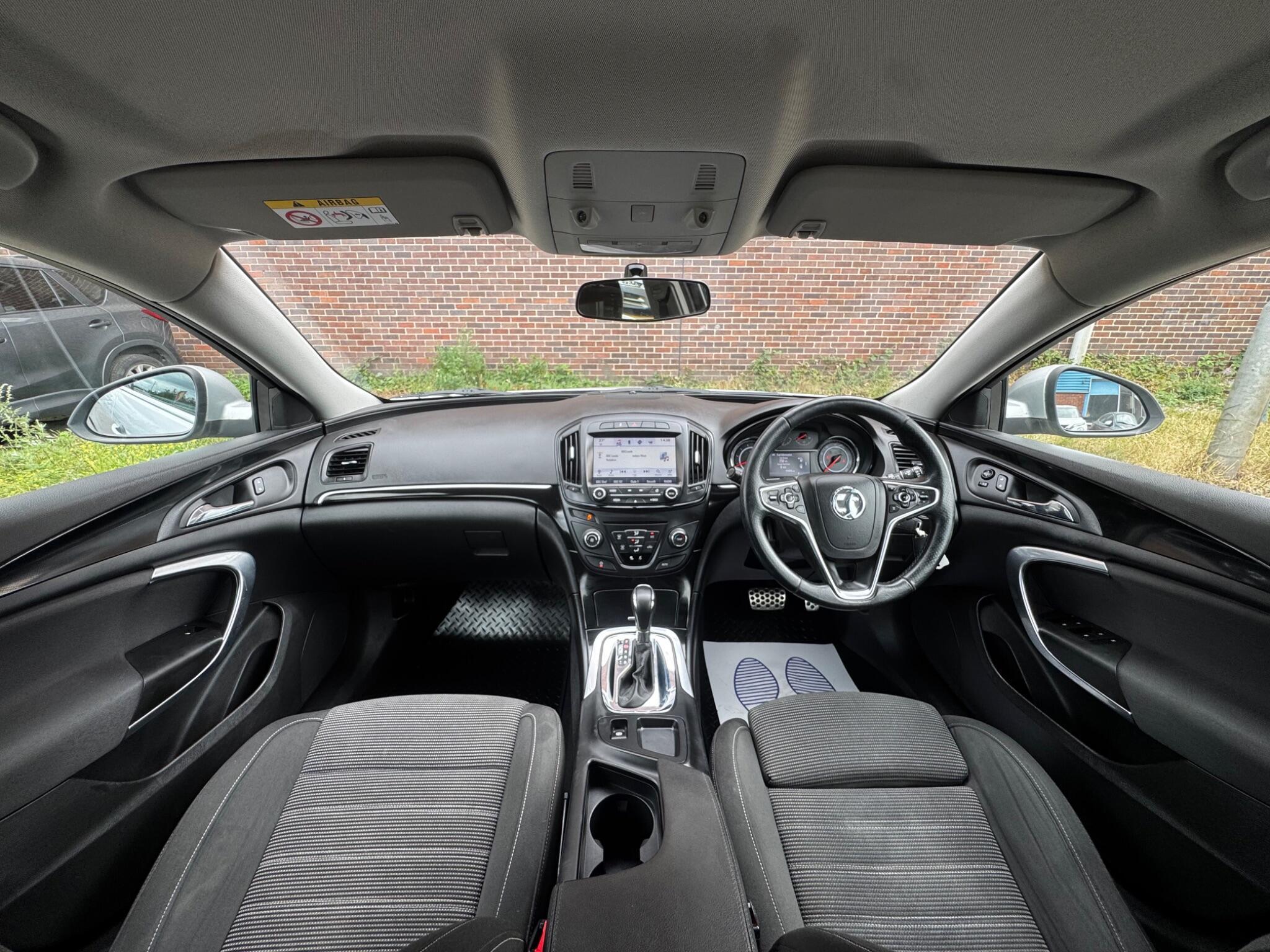Vauxhall Insignia - Image 3