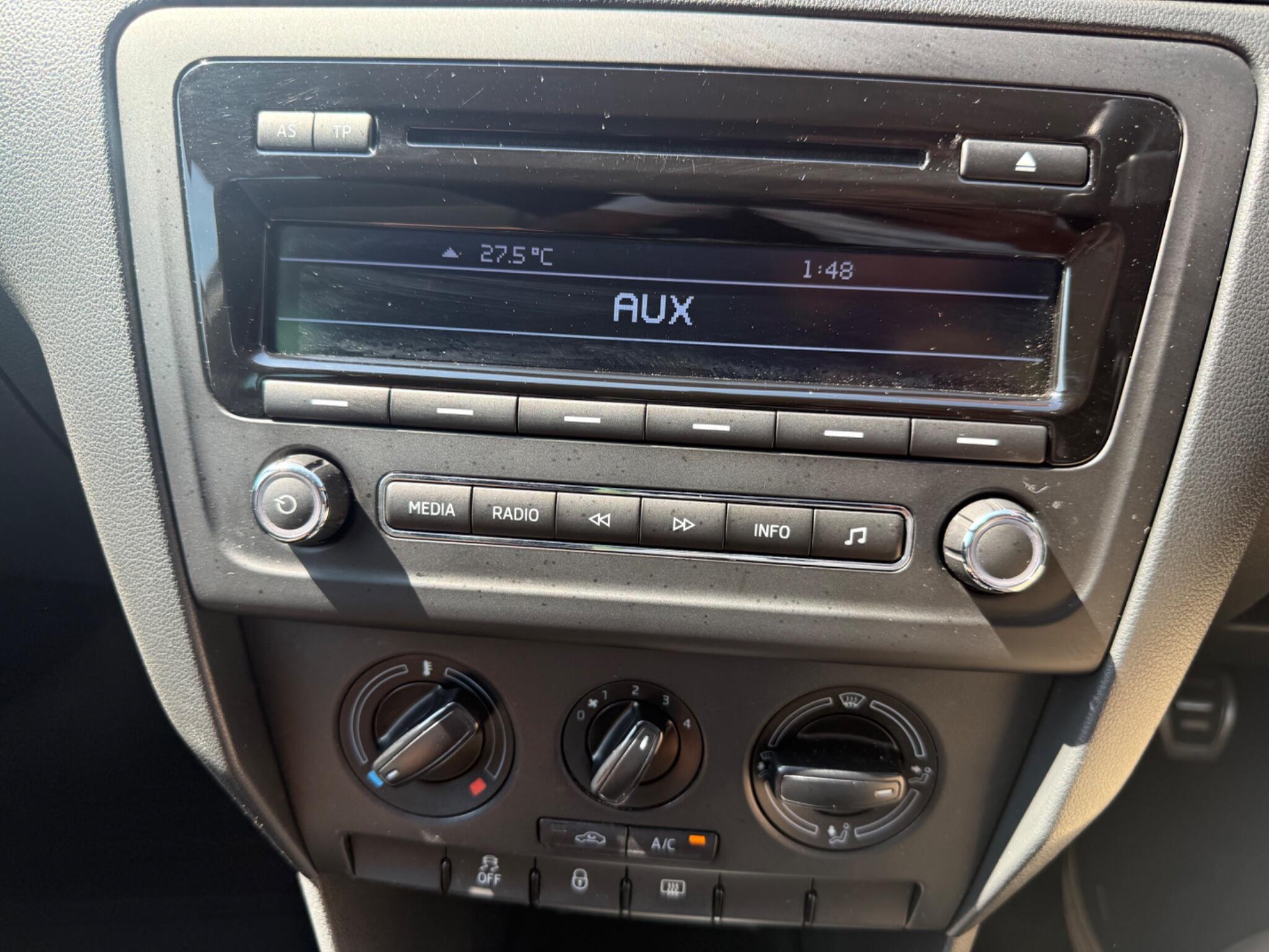 Skoda Rapid - Image 11
