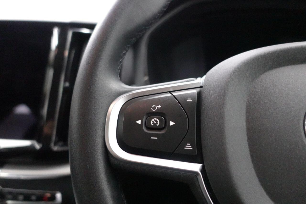 Volvo XC60 - Image 12