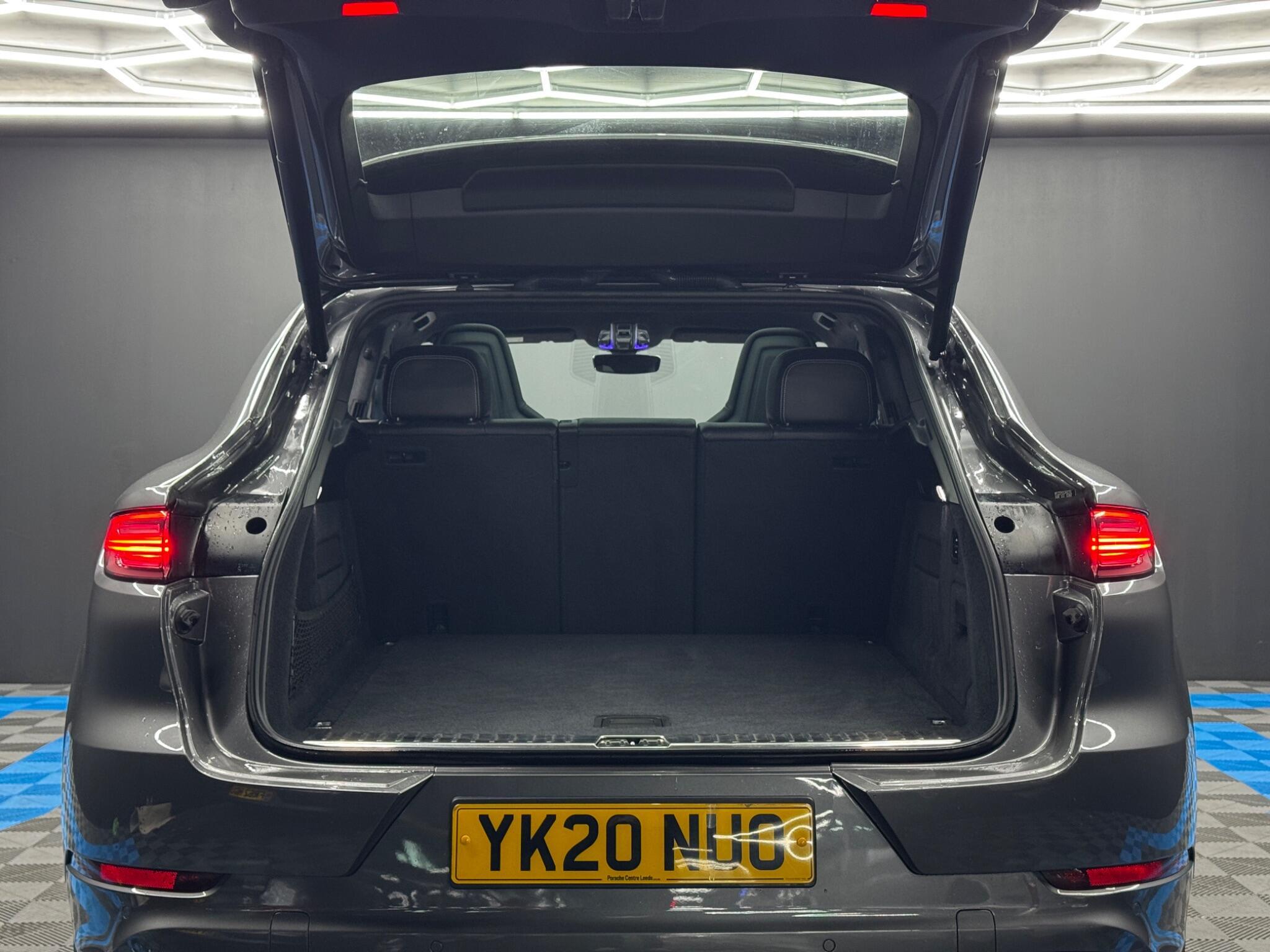 Porsche Cayenne - Image 45