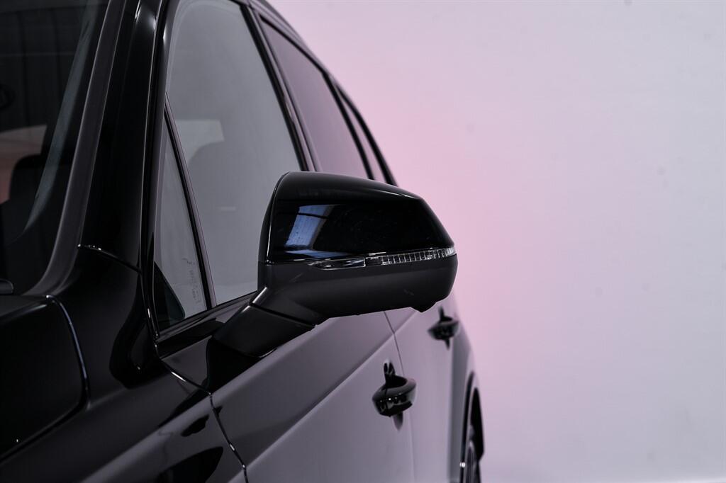 Audi SQ7 - Image 10