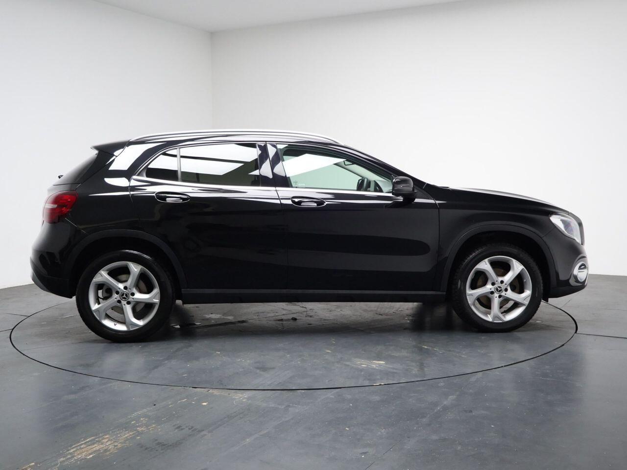 Mercedes-benz GLA - Image 14