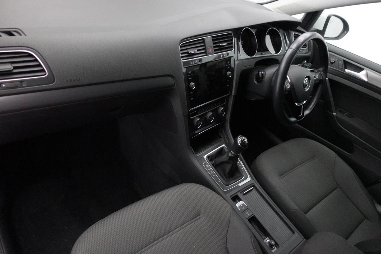 Volkswagen Golf - Image 20