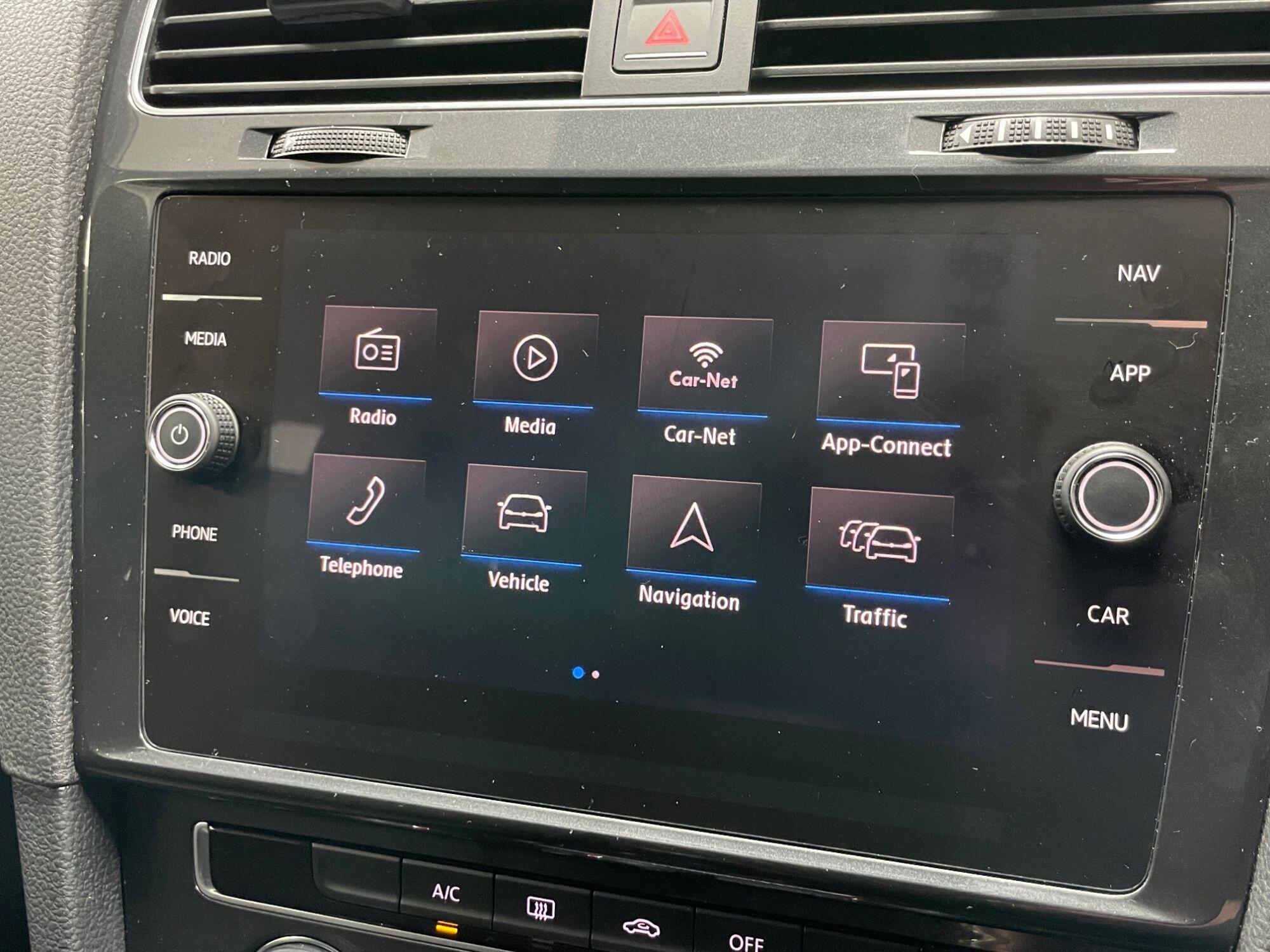 Volkswagen Golf - Image 43