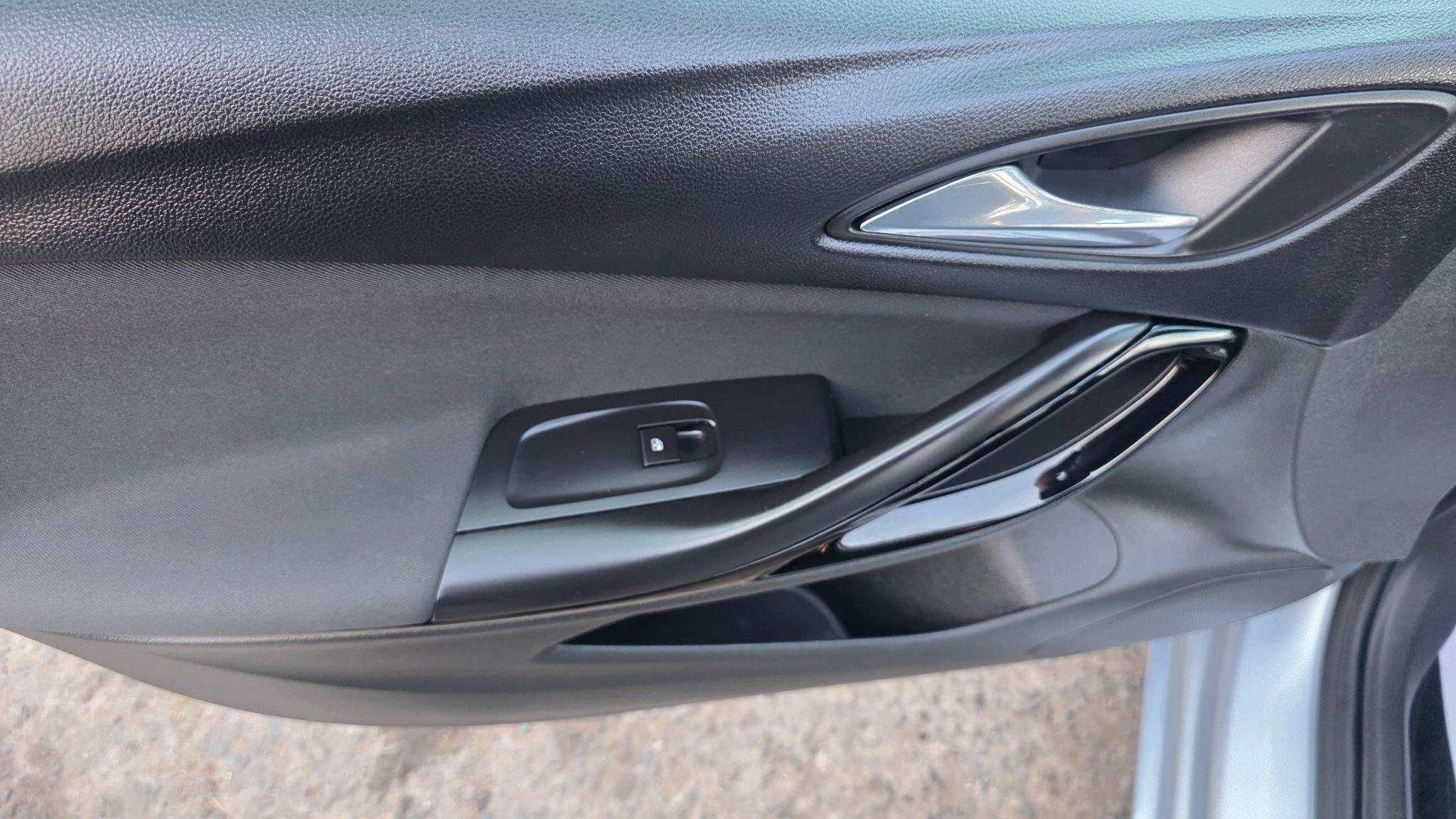 Vauxhall Astra - Image 30