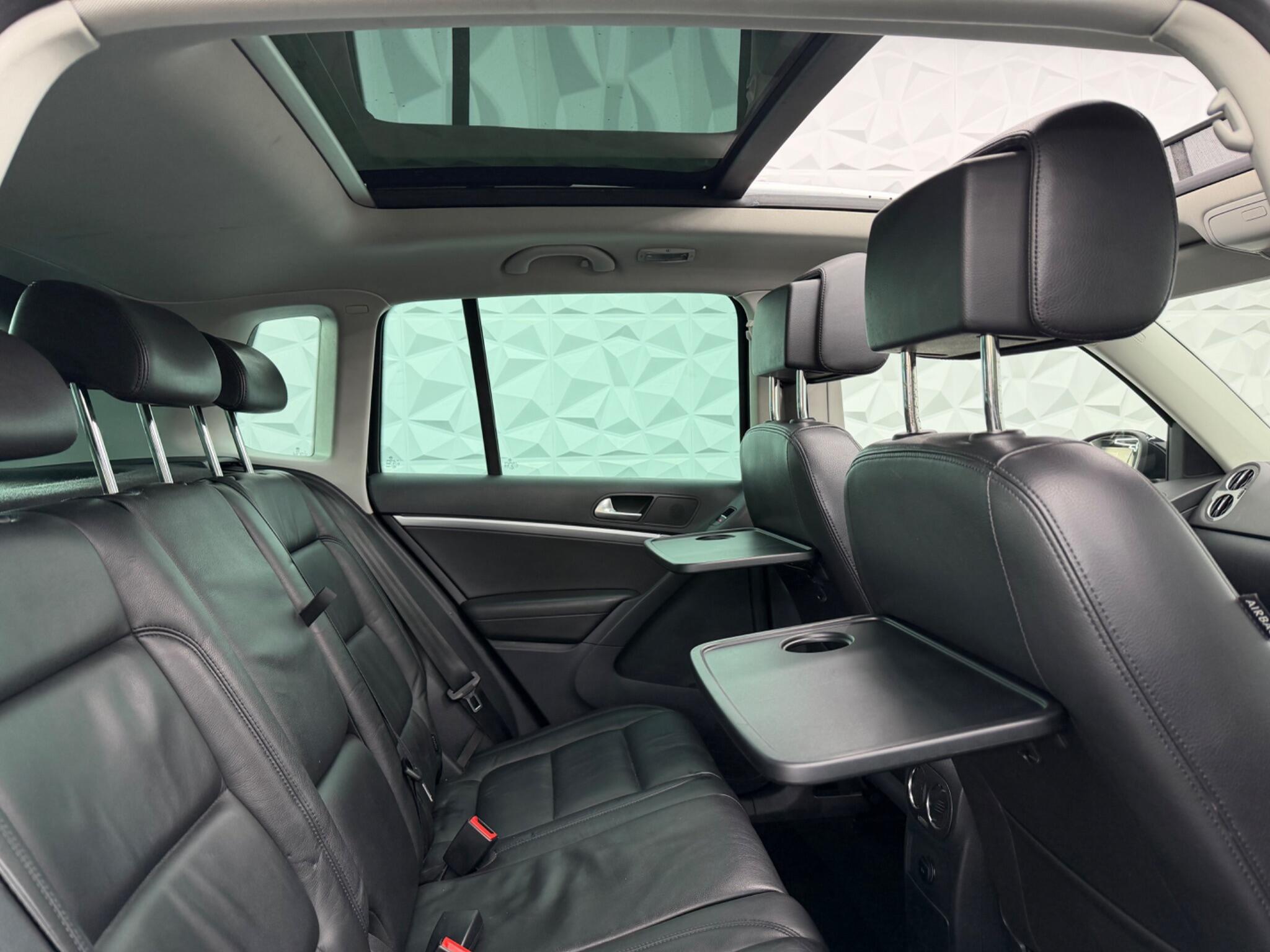 Volkswagen Tiguan - Image 18