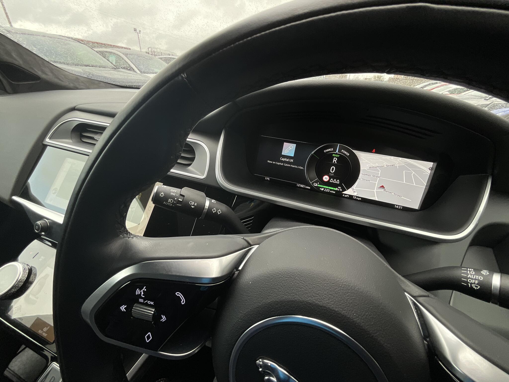 Jaguar I-Pace - Image 12