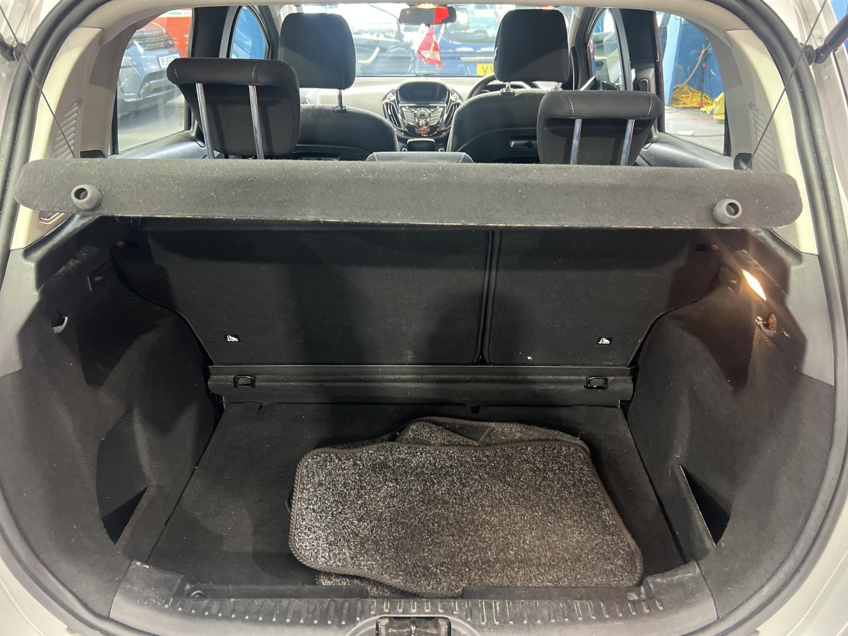 Ford B-Max - Image 12