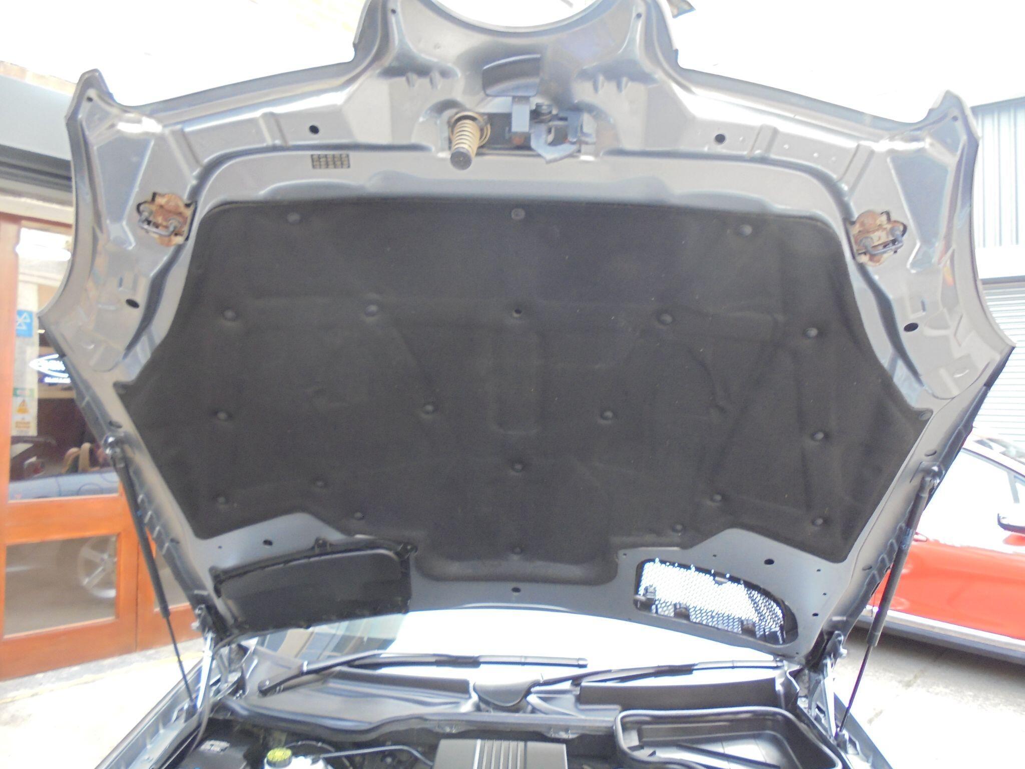 Mercedes SLK - Image 17