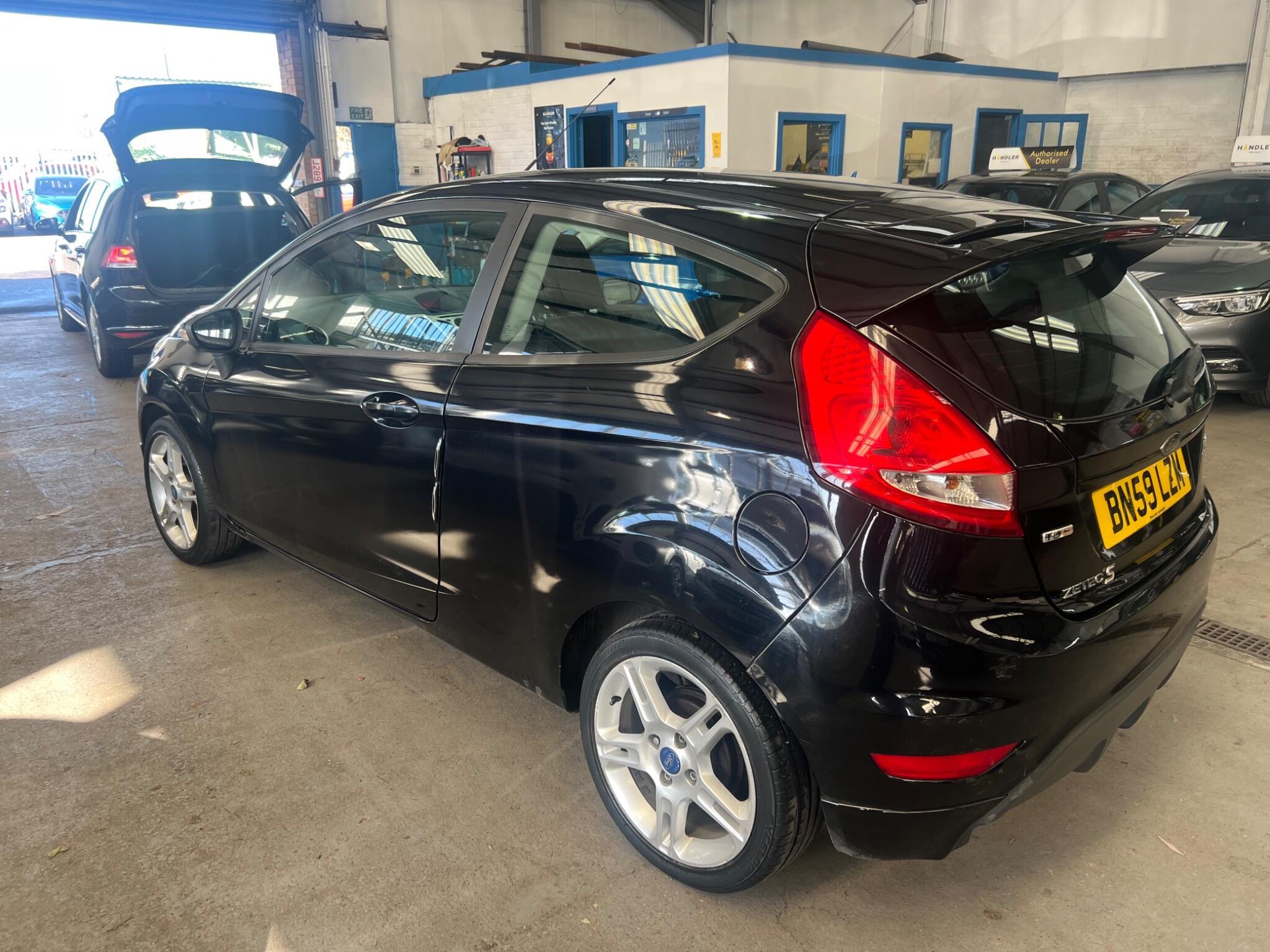 Ford Fiesta - Image 4