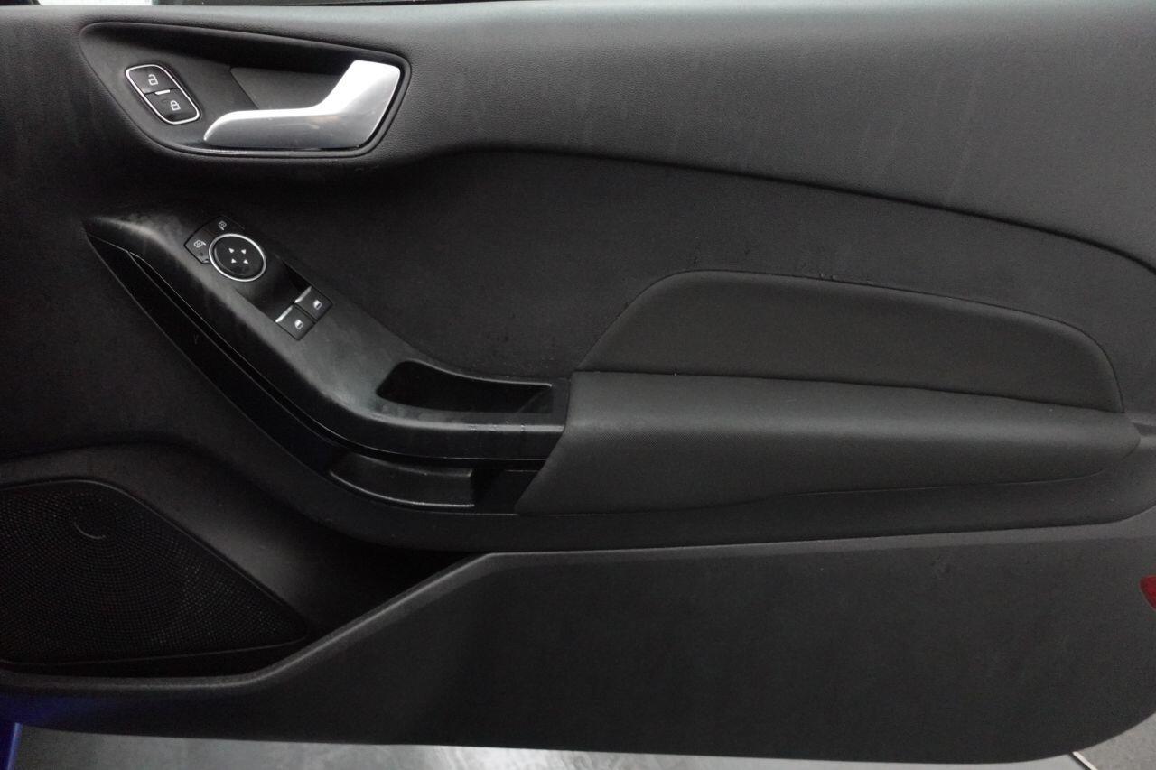Ford Fiesta - Image 19